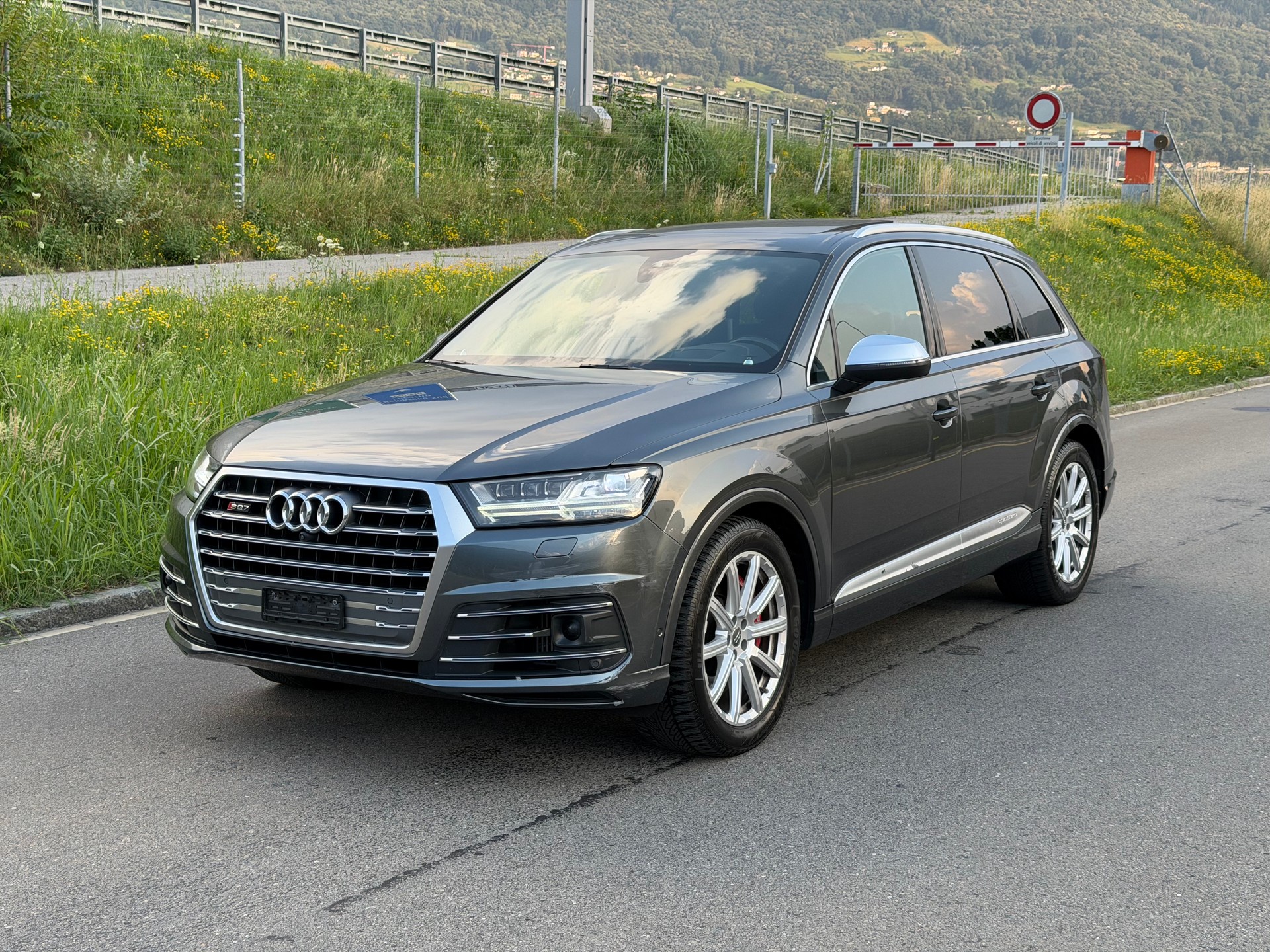 AUDI SQ7 4.0 TDI quattro tiptronic | 7 PL | CH Auto-image-0