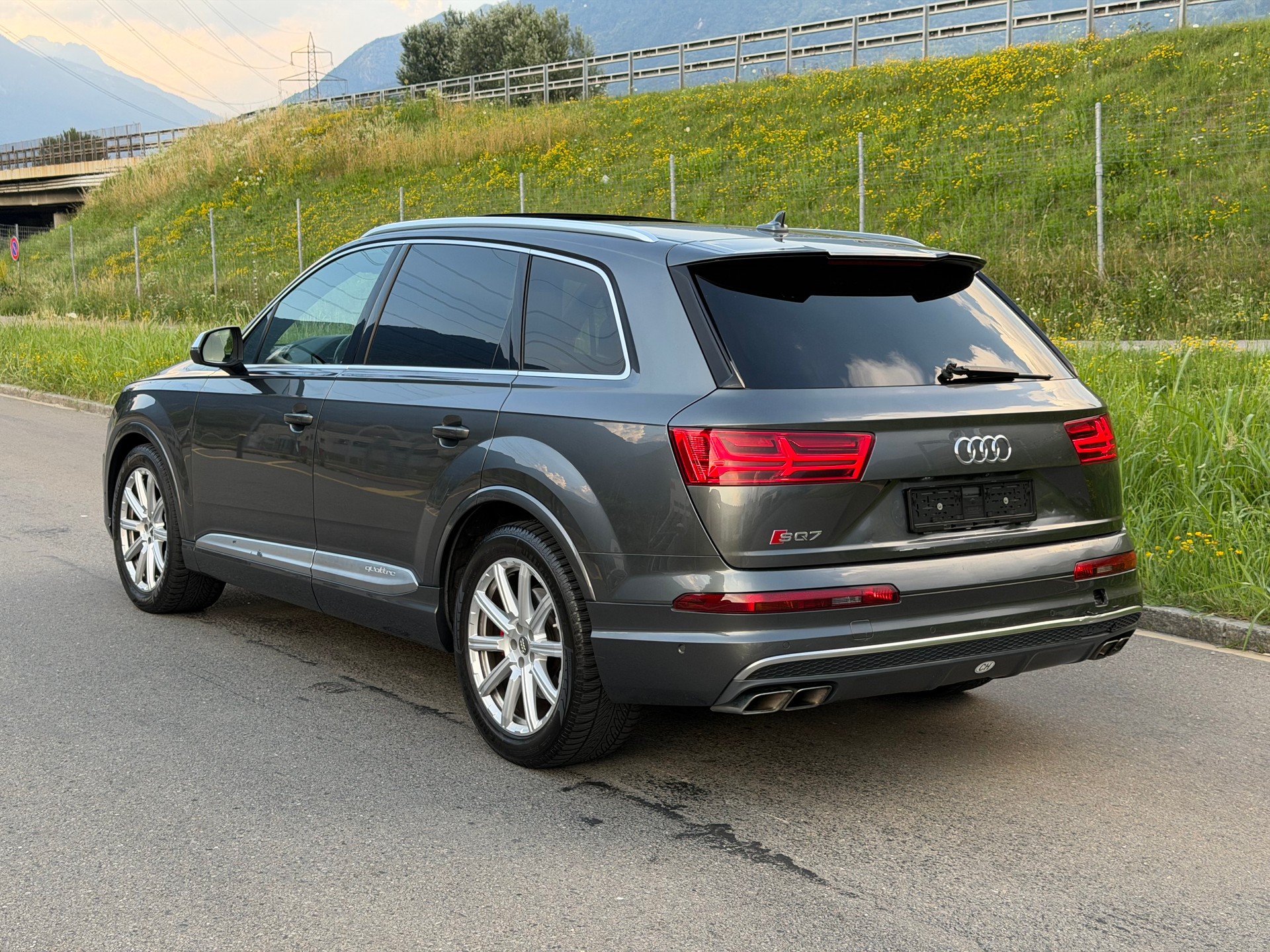 AUDI SQ7 4.0 TDI quattro tiptronic | 7 PL | CH Auto-image-2