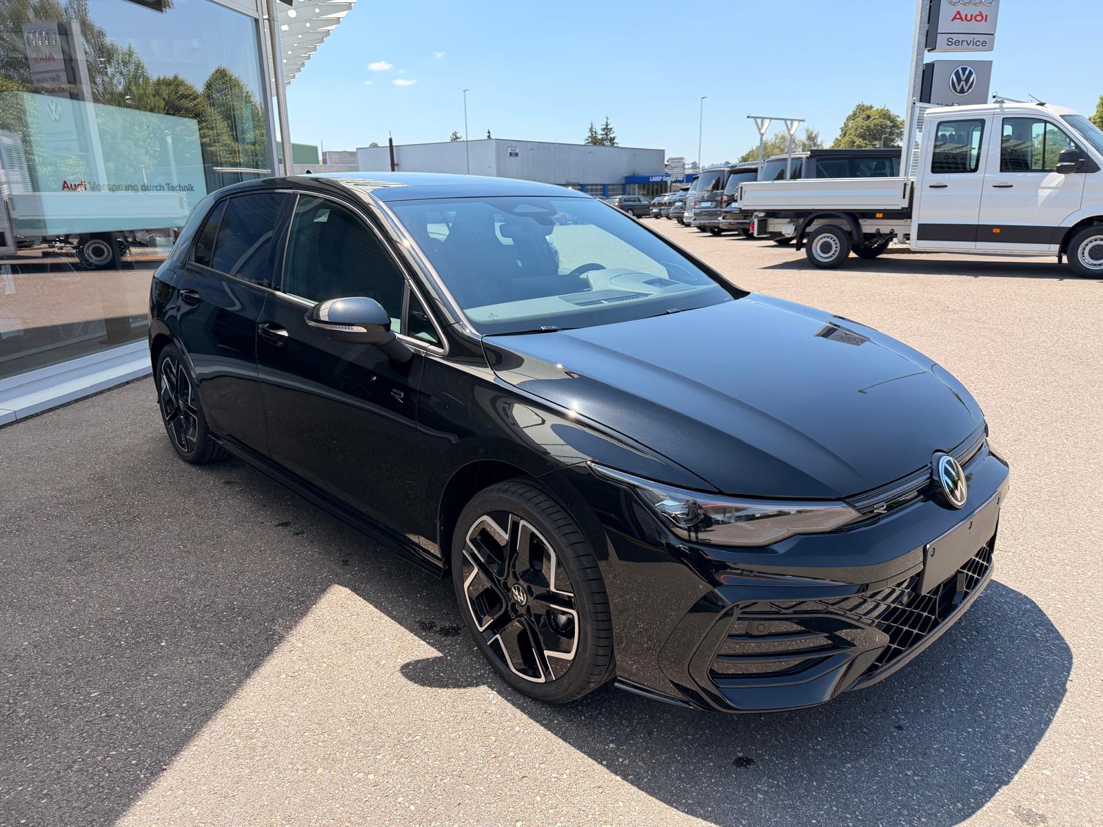 VW Golf 1.5 e TSI mHEV R-Line DSG-image-6