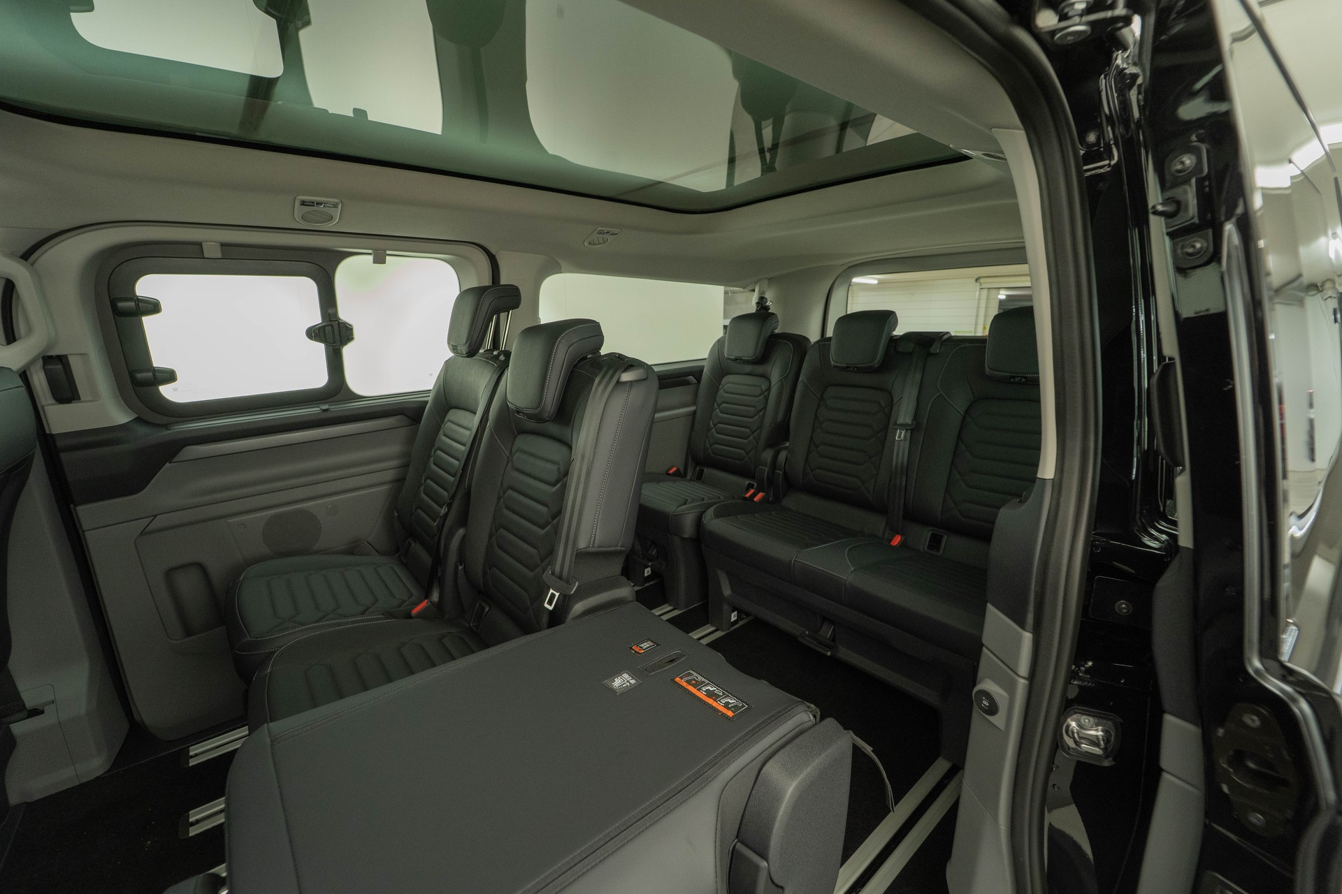 FORD Tourneo C Bus 320 L2 2.0 EcoBlue 170 Titanium 4x4-image-9