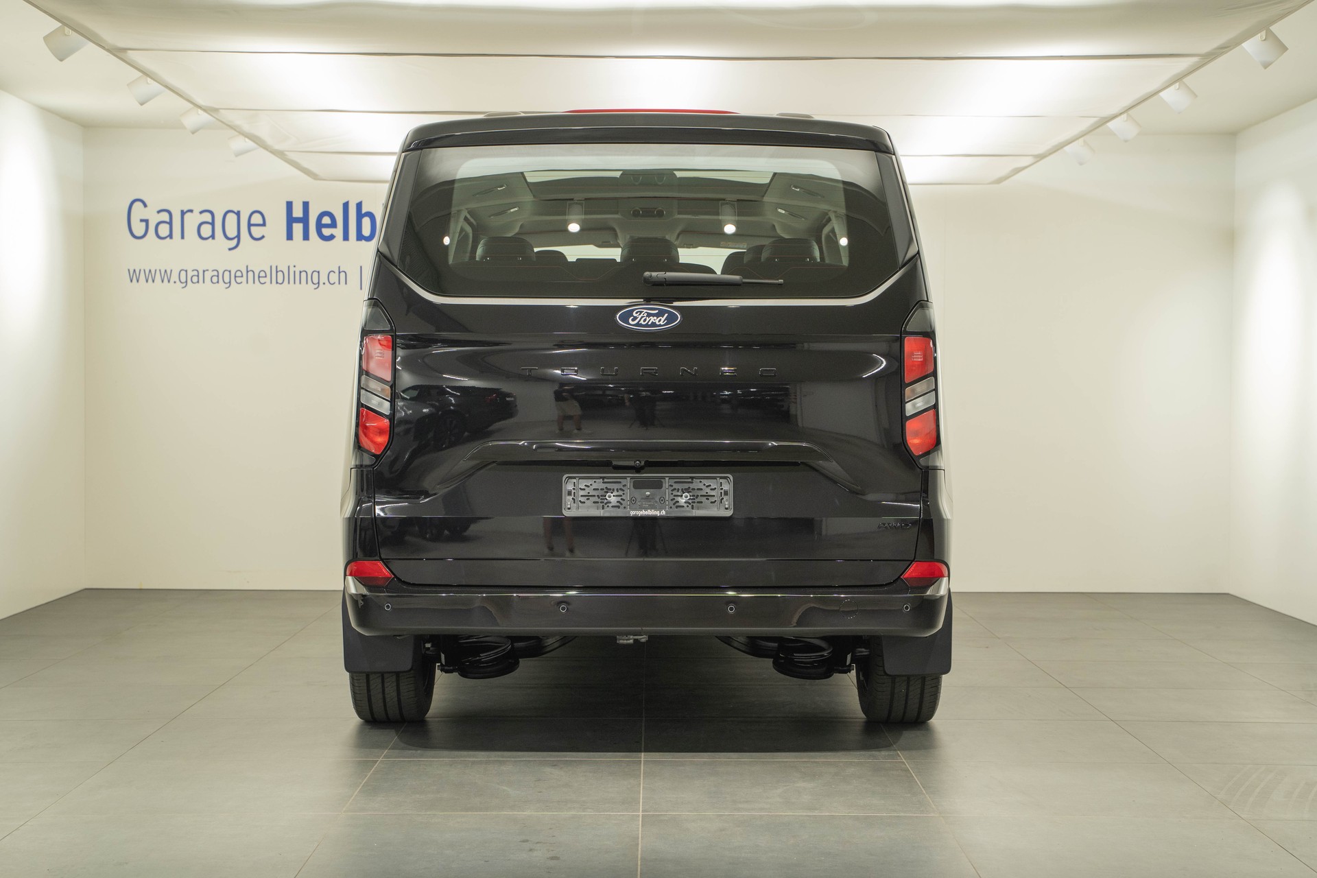 FORD Tourneo C Bus 320 L2 2.0 EcoBlue 170 Titanium 4x4-image-3