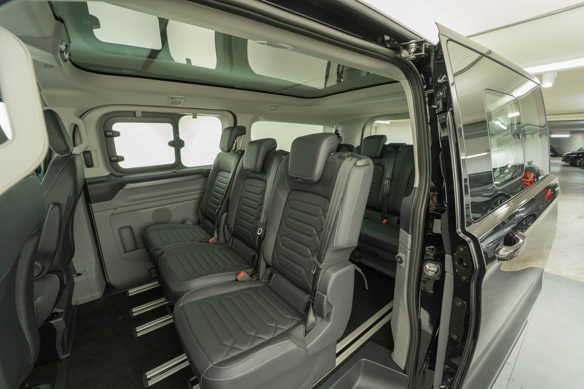 FORD Tourneo C Bus 320 L2 2.0 EcoBlue 170 Titanium 4x4-image-8