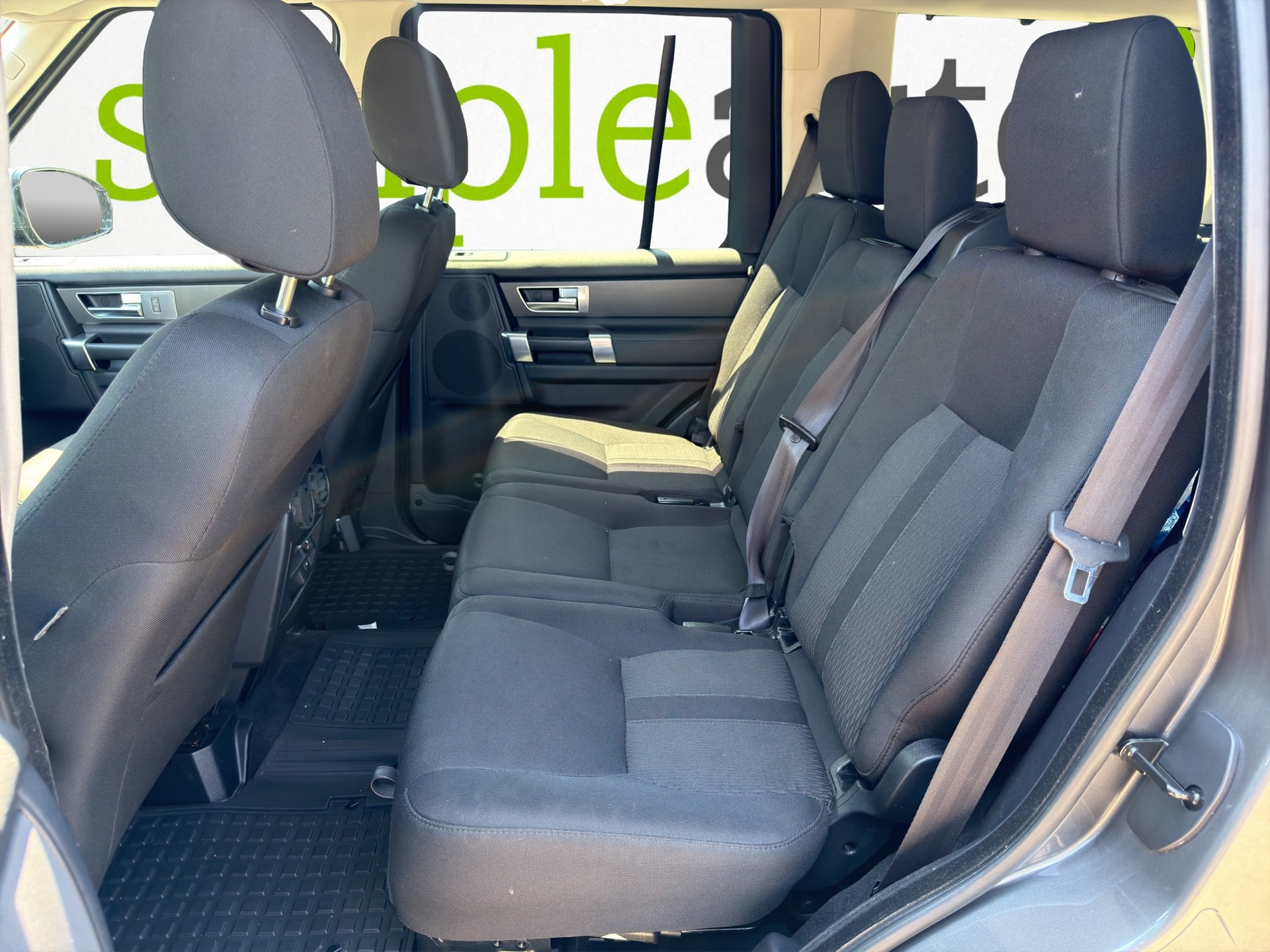 LAND ROVER Discovery 3.0 TDV6 S Automatic-image-8