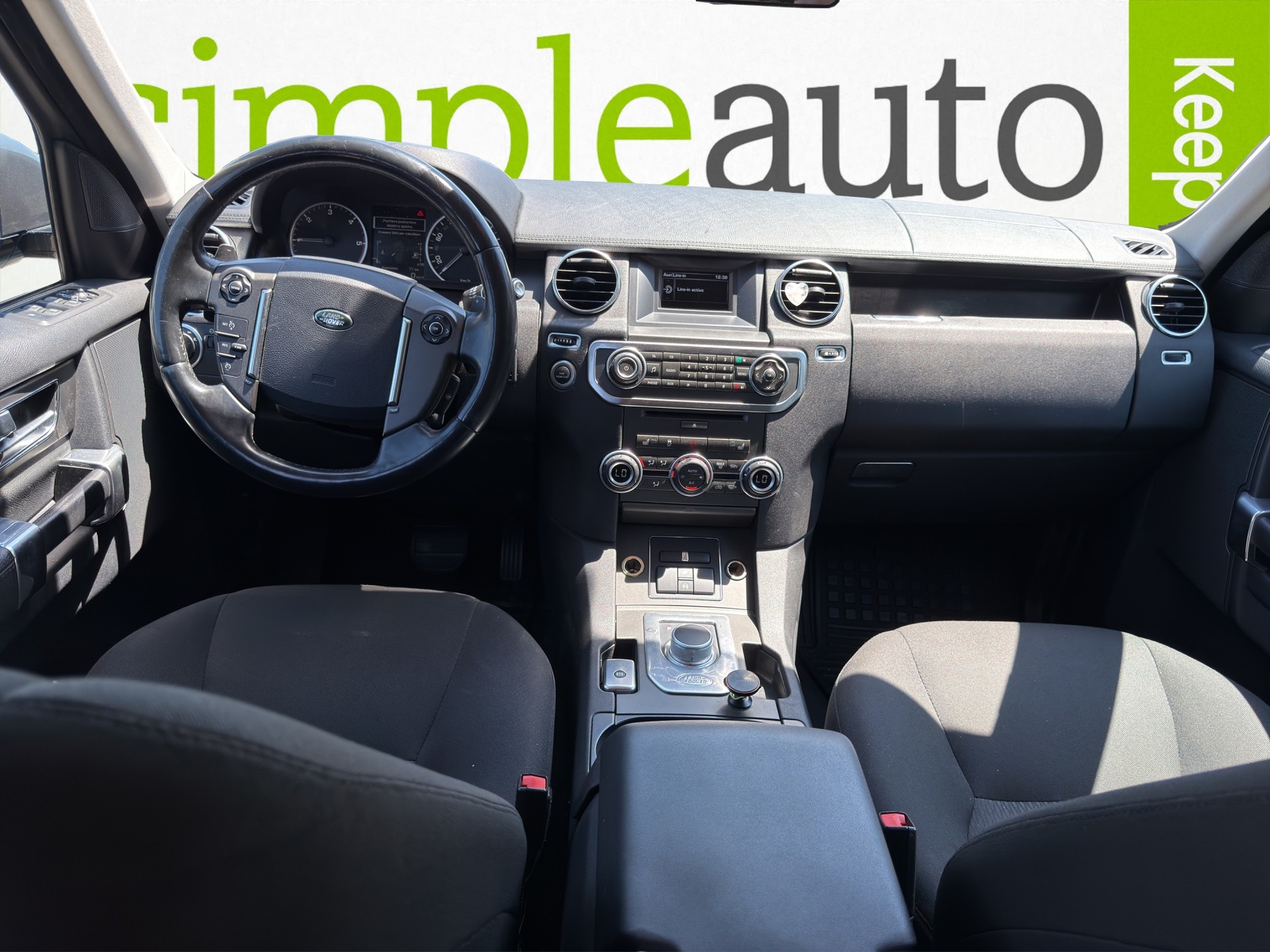 LAND ROVER Discovery 3.0 TDV6 S Automatic-image-9