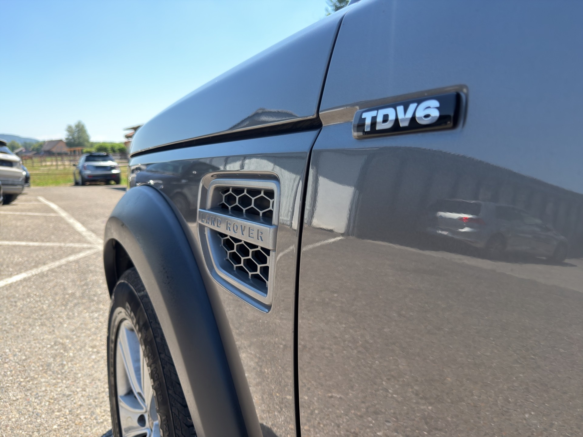 LAND ROVER Discovery 3.0 TDV6 S Automatic-image-12