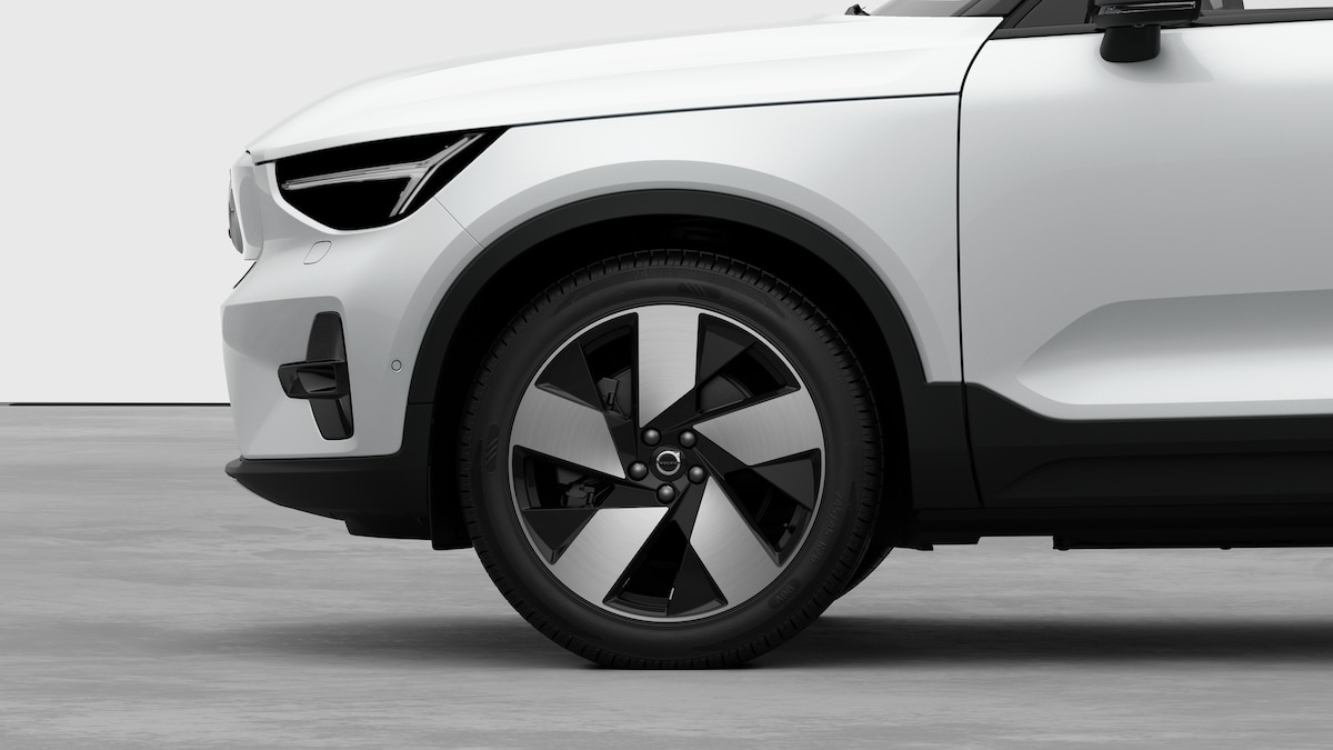 VOLVO EX40 Twin Performance Ultra AWD-image-7