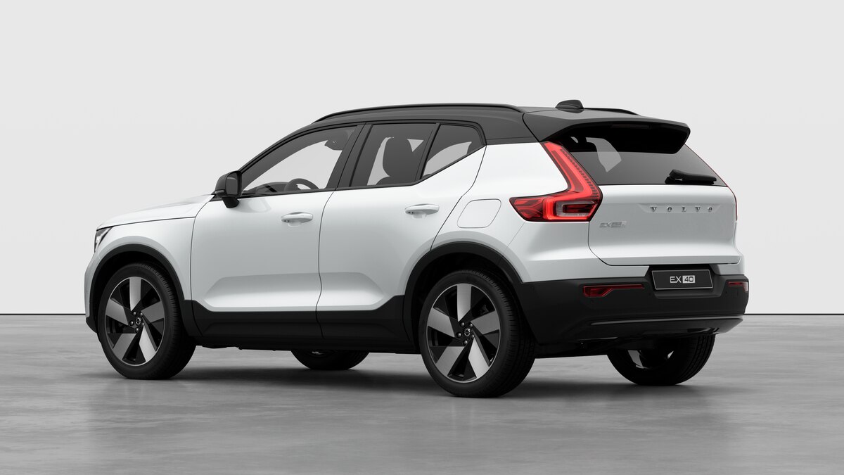 VOLVO EX40 Twin Performance Ultra AWD-image-1