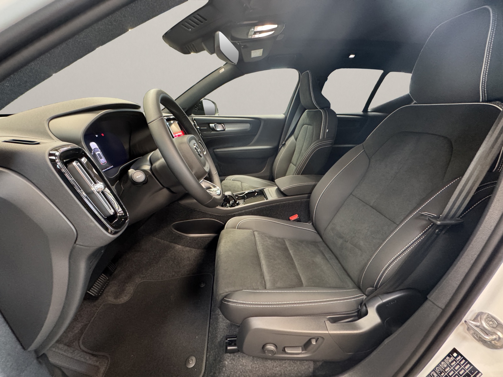 VOLVO EX40 Twin Performance Ultra AWD-image-9