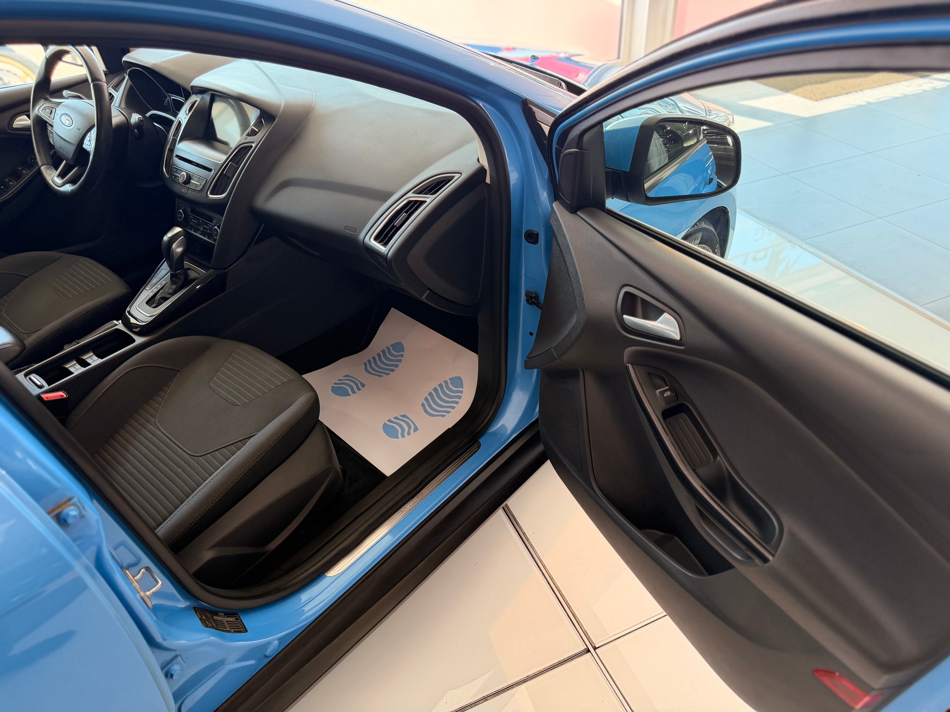 FORD Focus 2.0 TDCi Titanium Powershift-image-16