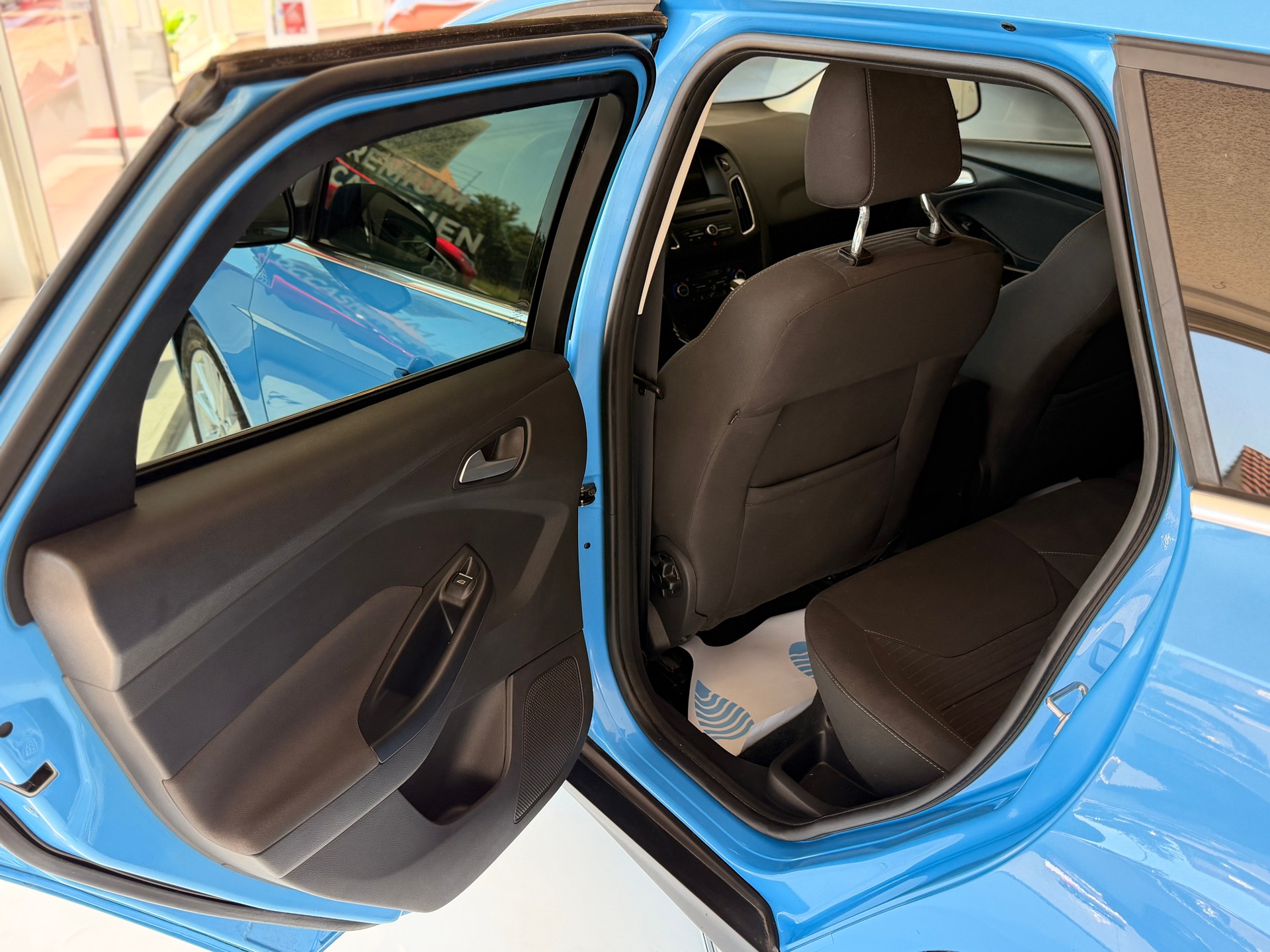 FORD Focus 2.0 TDCi Titanium Powershift-image-12