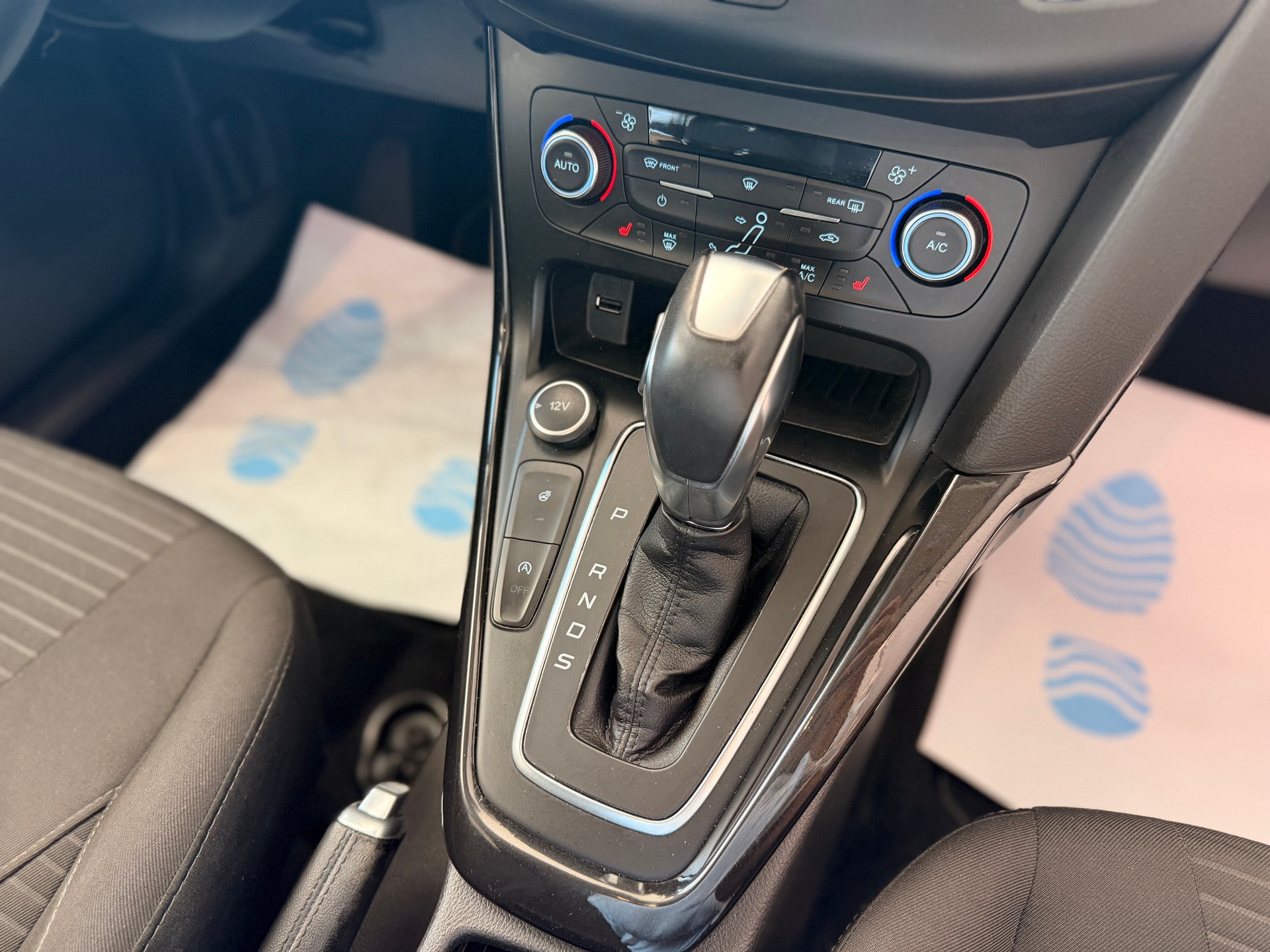 FORD Focus 2.0 TDCi Titanium Powershift-image-21
