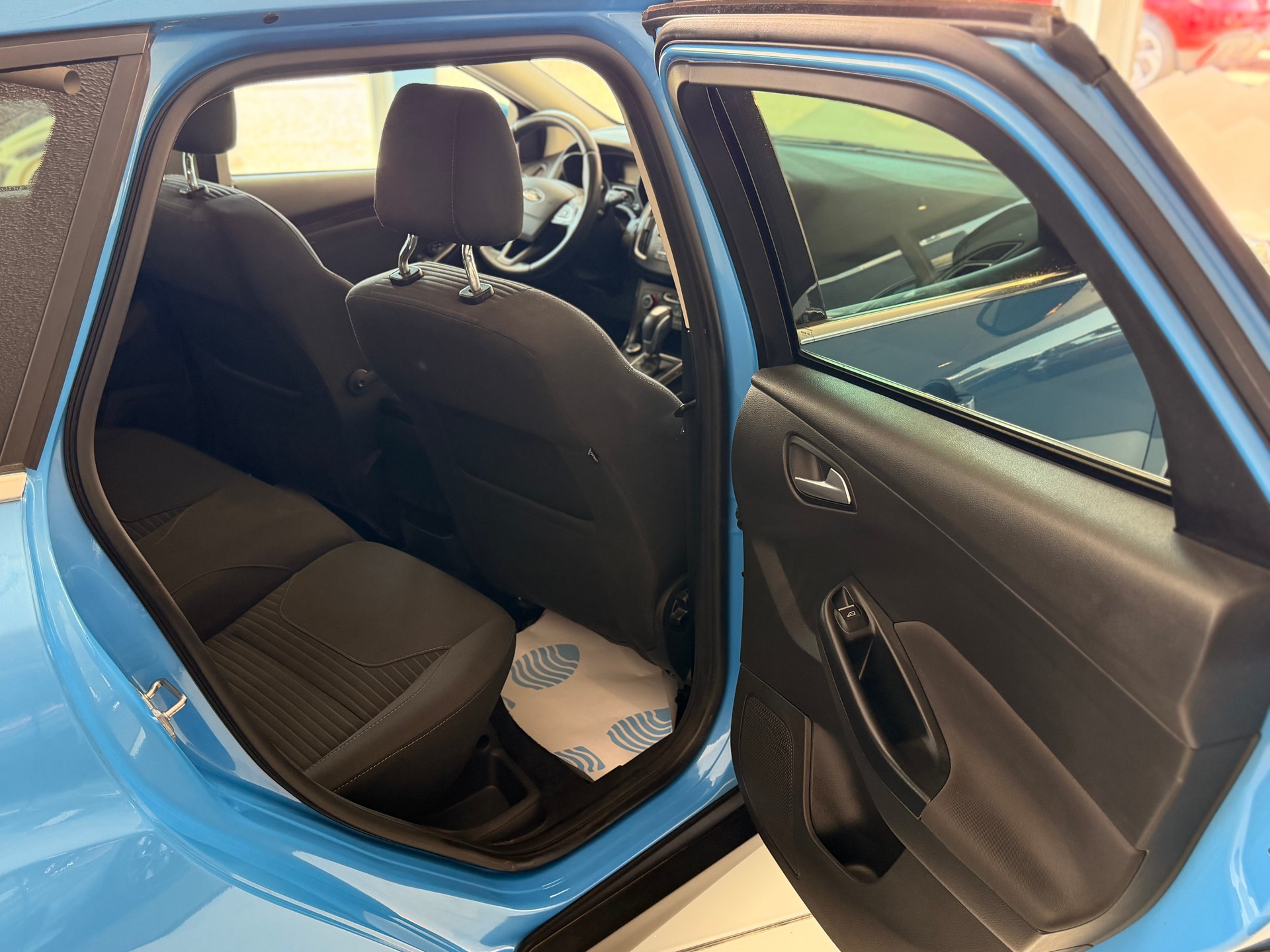 FORD Focus 2.0 TDCi Titanium Powershift-image-14