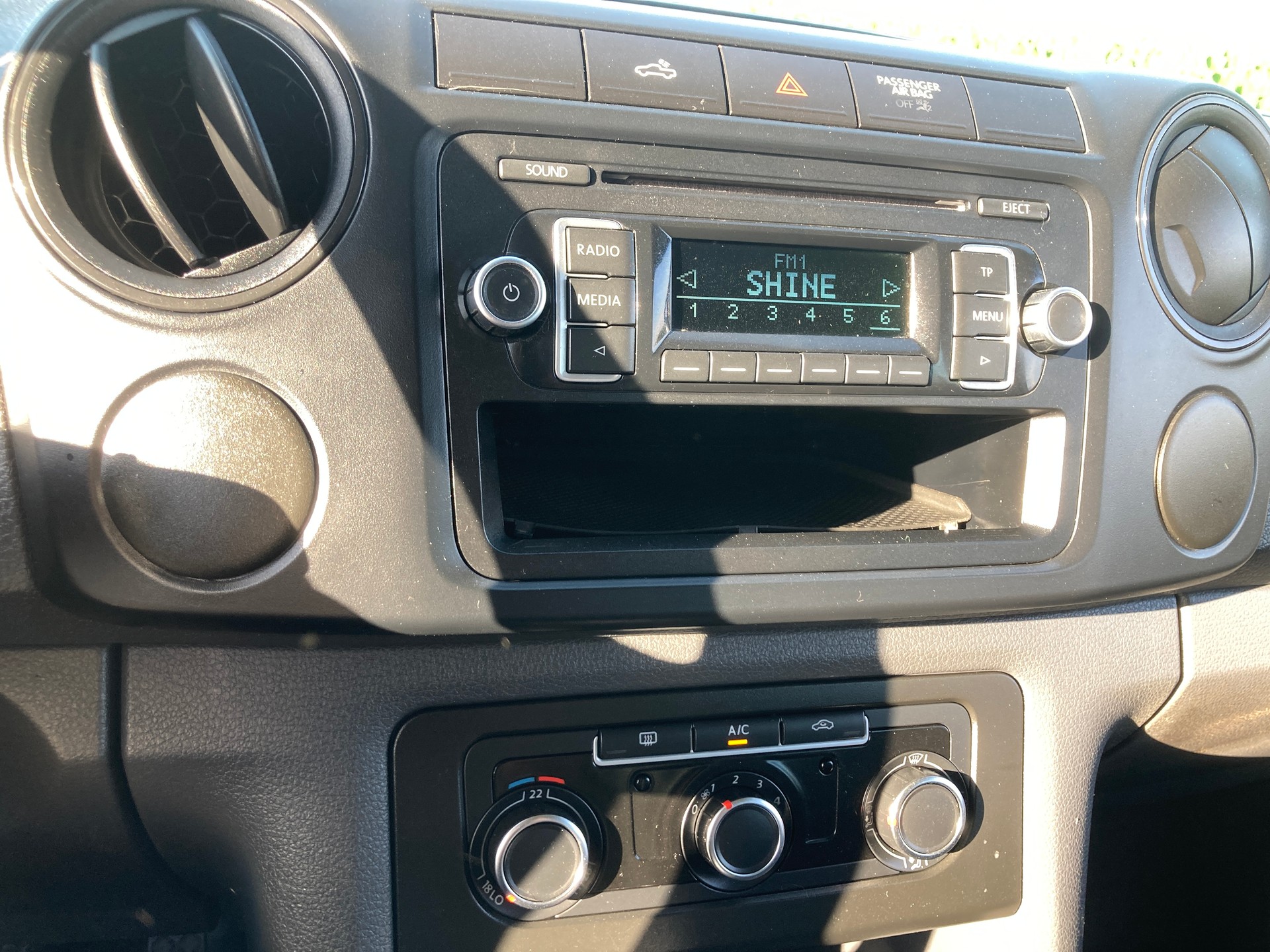 VW Amarok 2.0 BiTDI Startline 4Motion permanent A mit Anhänherkupplung-image-11
