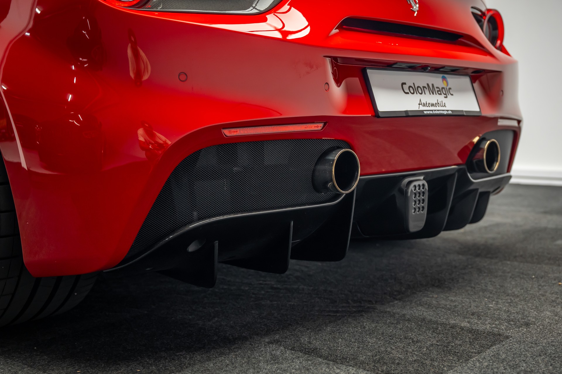 FERRARI * 488 SPIDER * FULL CARBON INNEN & AUSSEN * SAMMLERFAHRZEUG MIT 9400KM * FRISCH AB FERRARI SERVICE * FERRARI APPROVED GARANTIE *-image-13