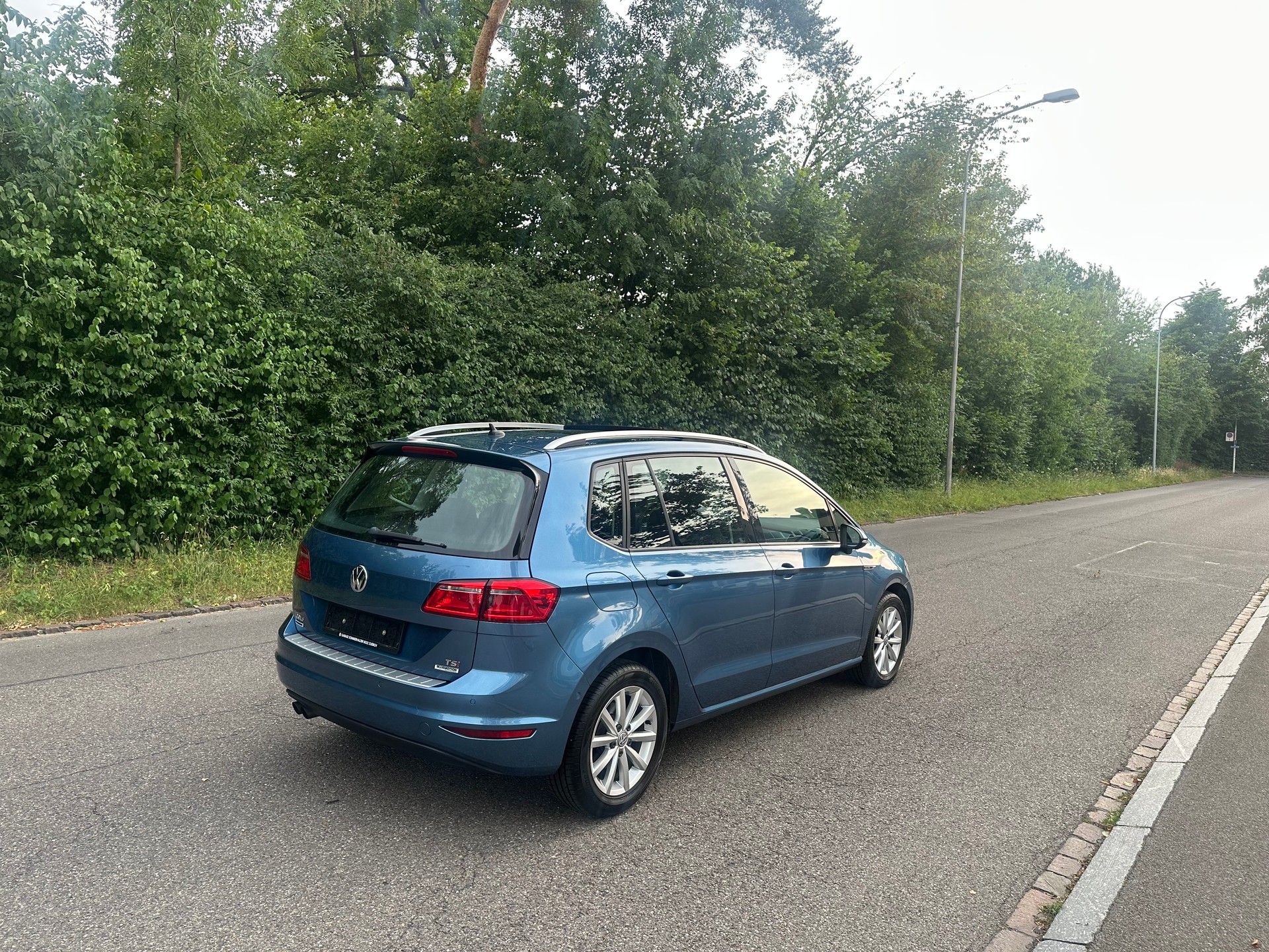 VW Golf Sportsvan 1.4 TSI Lounge DSG-image-3