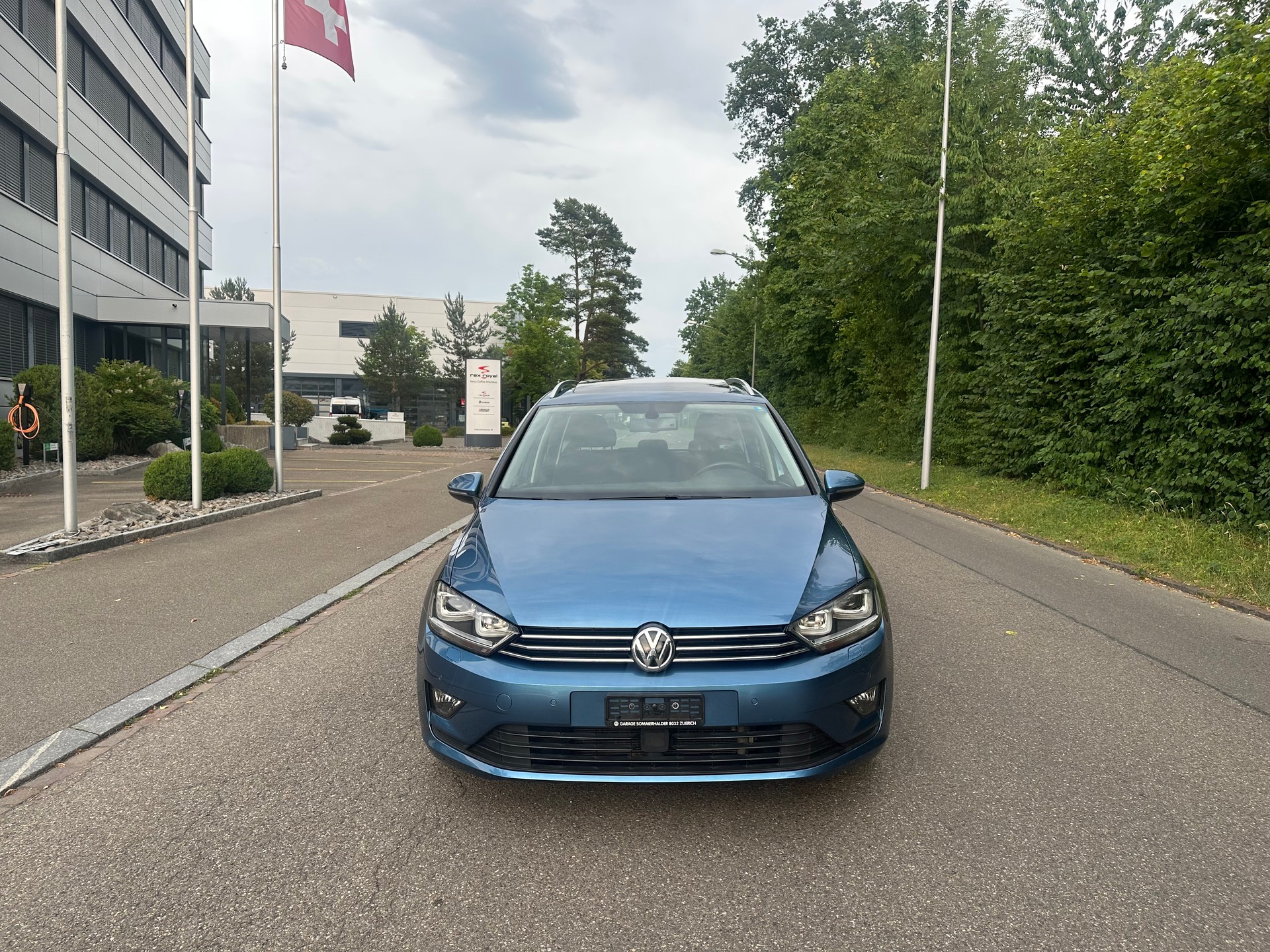 VW Golf Sportsvan 1.4 TSI Lounge DSG-image-1