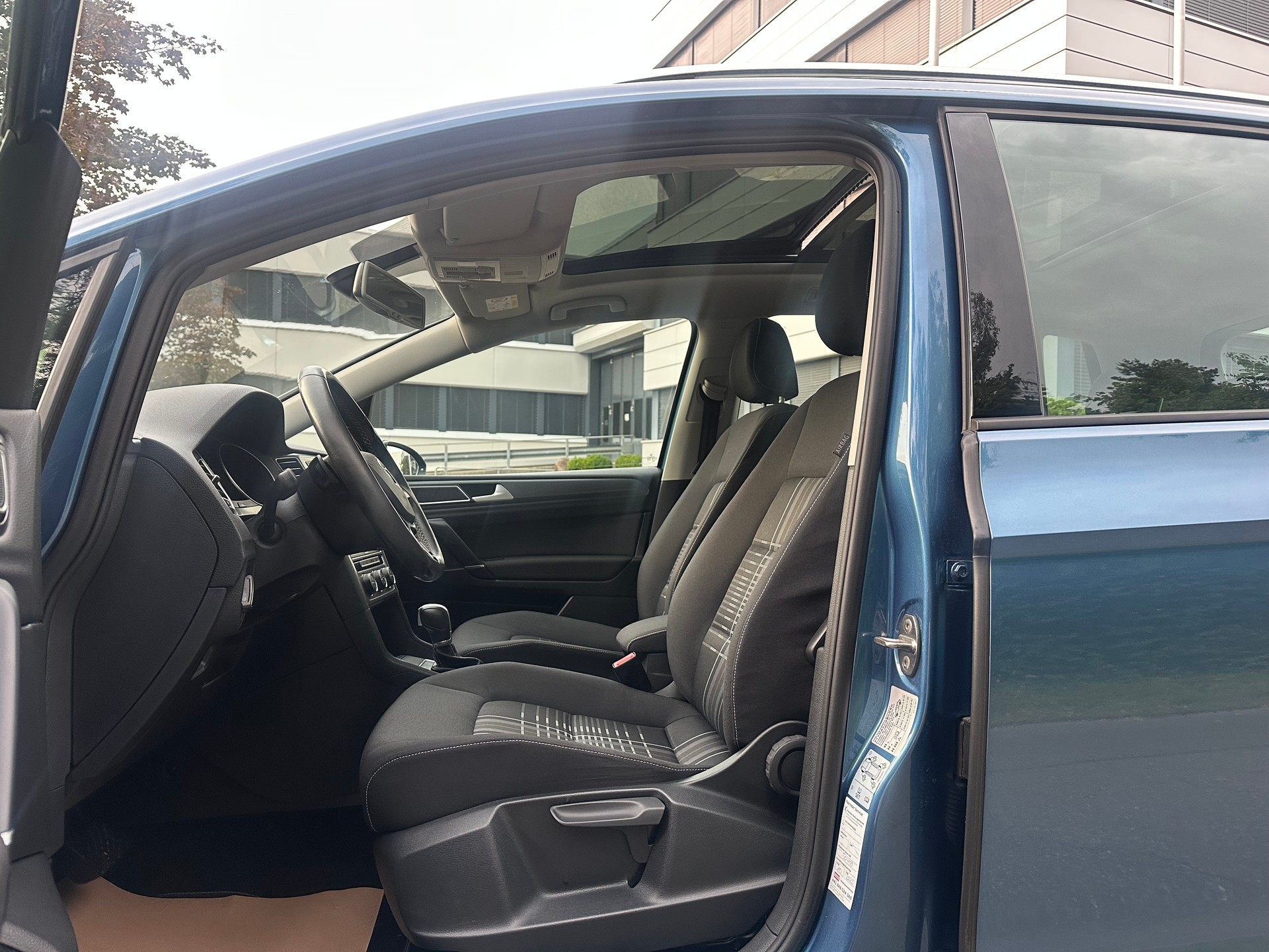 VW Golf Sportsvan 1.4 TSI Lounge DSG-image-8