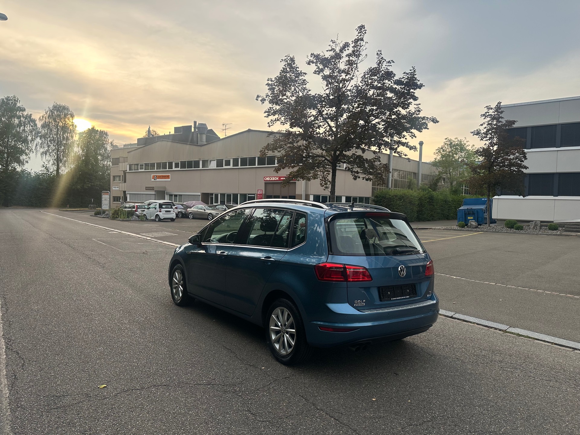VW Golf Sportsvan 1.4 TSI Lounge DSG-image-4