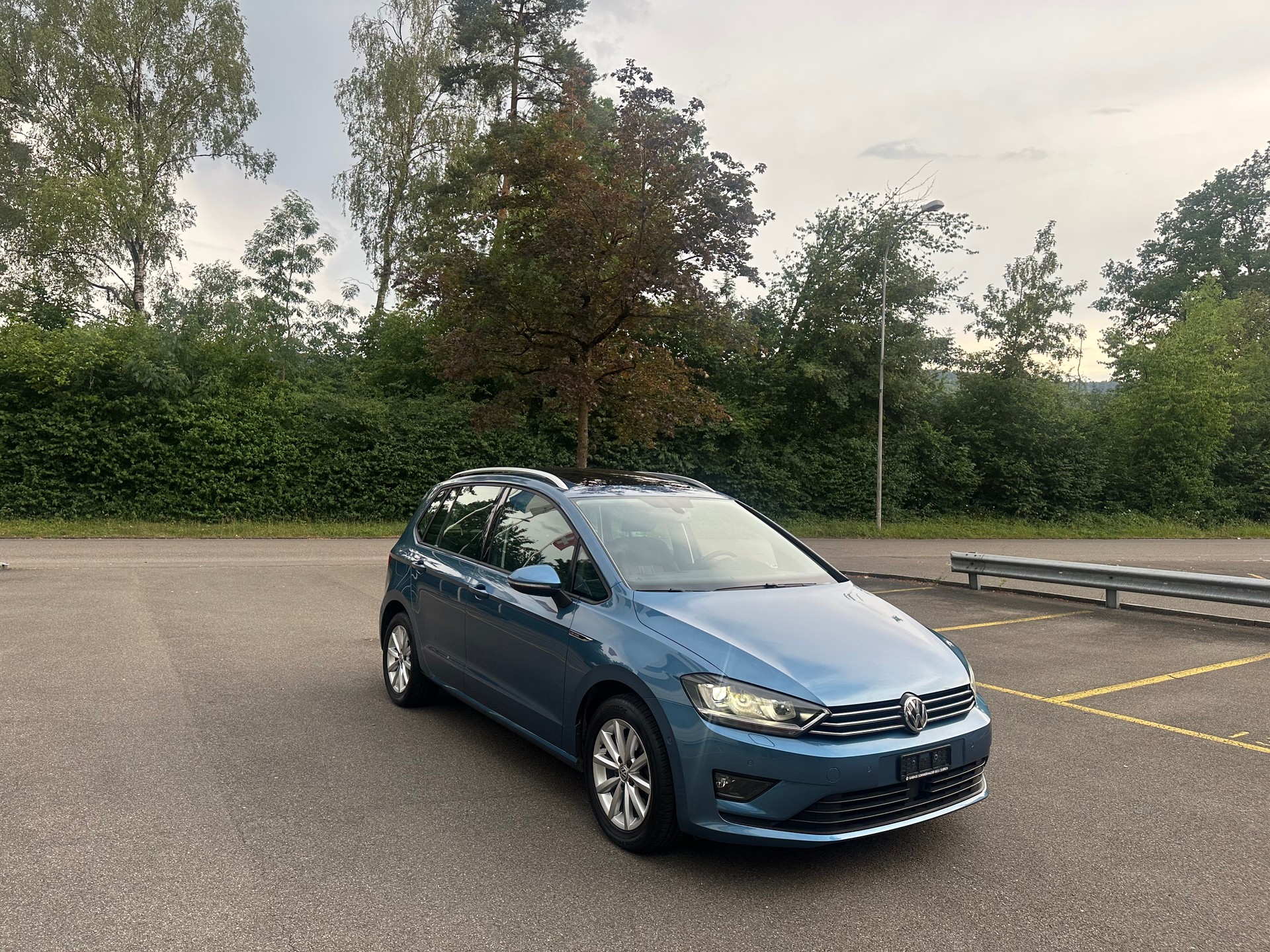 VW Golf Sportsvan 1.4 TSI Lounge DSG-image-15