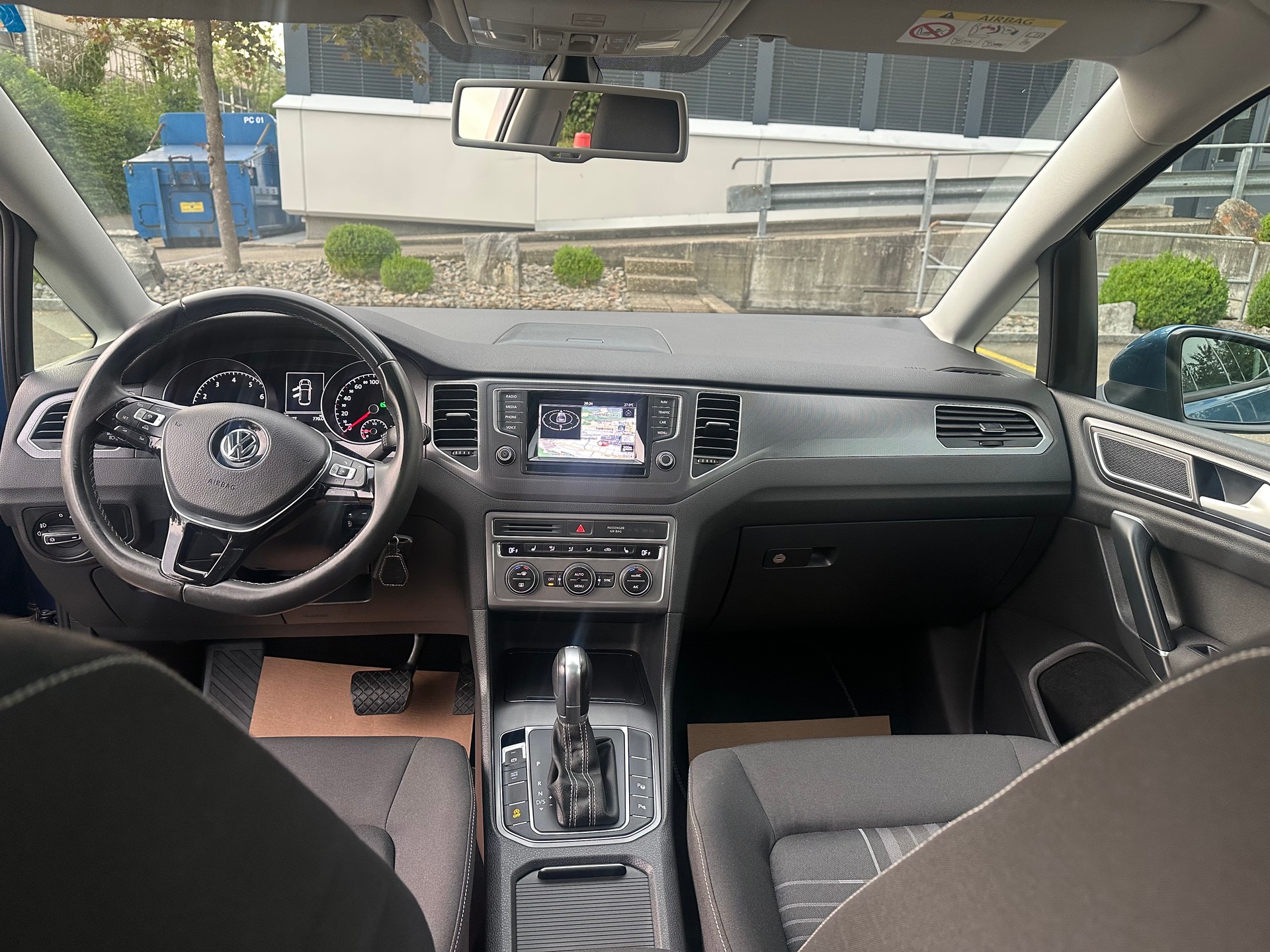 VW Golf Sportsvan 1.4 TSI Lounge DSG-image-11