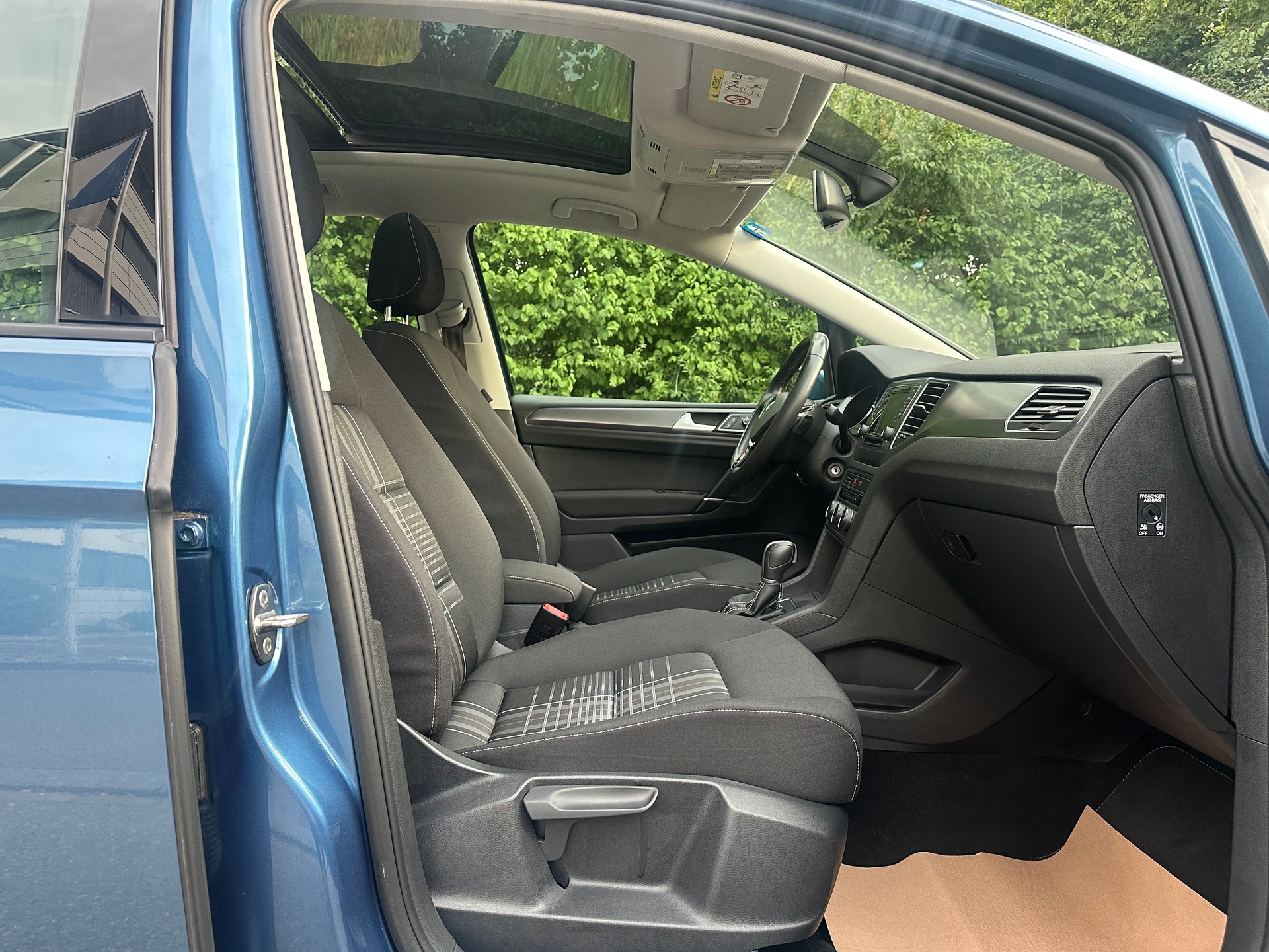 VW Golf Sportsvan 1.4 TSI Lounge DSG-image-9