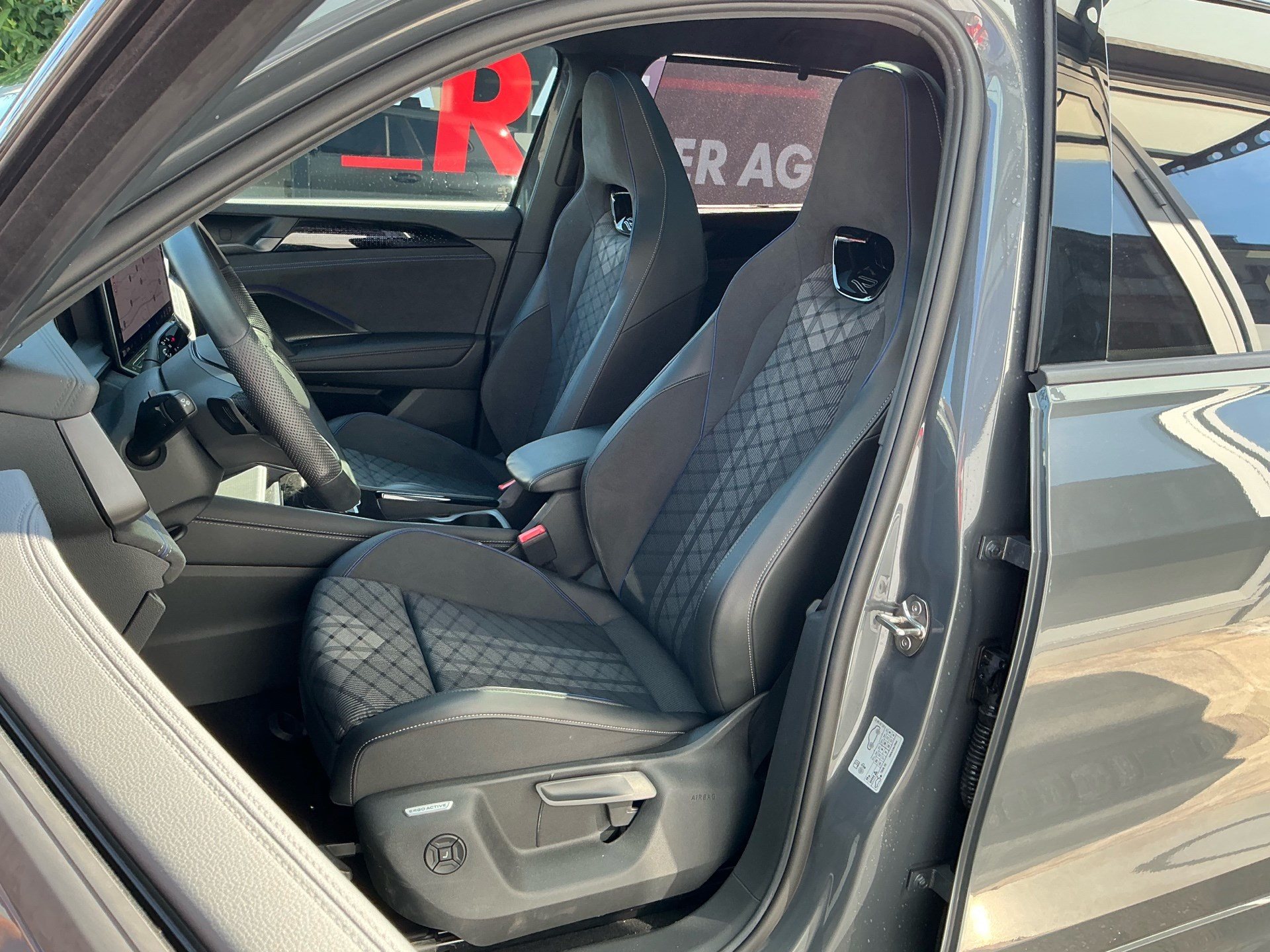 VW Tayron 2.0 TSI 265 PS 4MOTION R-Line *** TOP AUSSTATTUNG !!! ***-image-7
