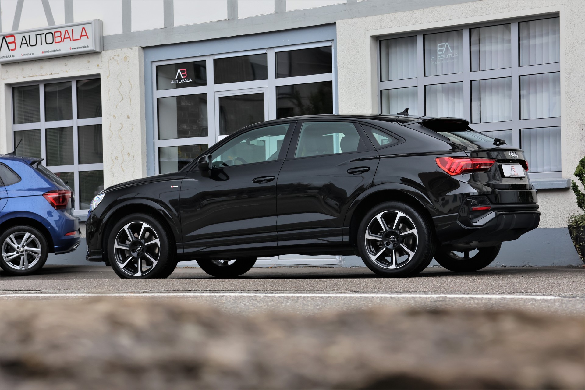 AUDI Q3 Sportback 40 TFSI S line quattro S-tronic (CH)-image-3