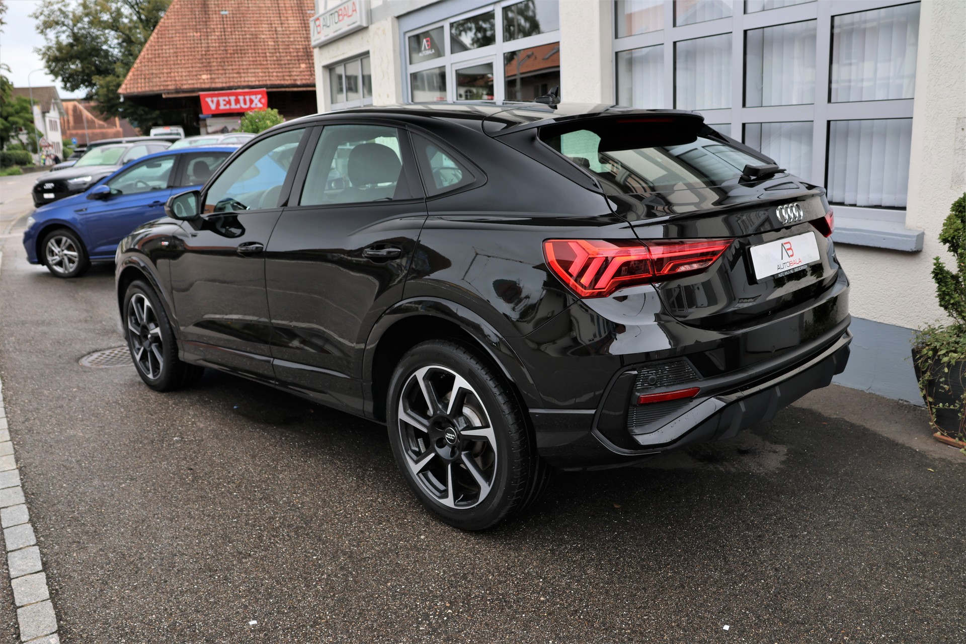 AUDI Q3 Sportback 40 TFSI S line quattro S-tronic (CH)-image-4