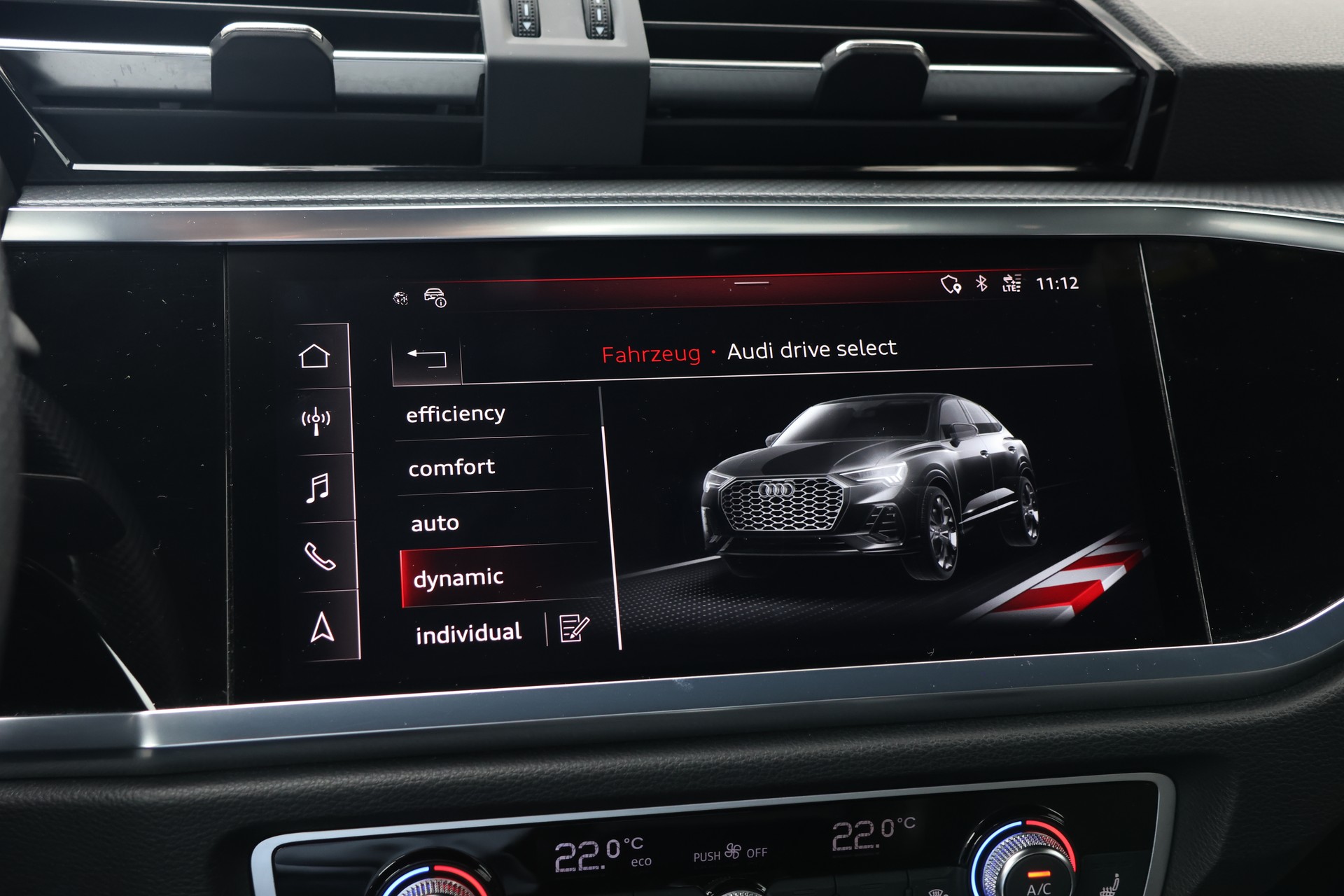 AUDI Q3 Sportback 40 TFSI S line quattro S-tronic (CH)-image-21