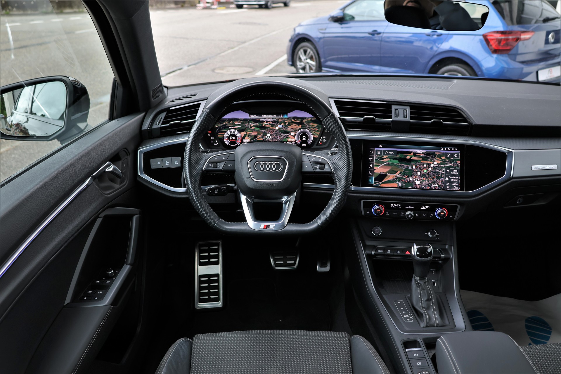 AUDI Q3 Sportback 40 TFSI S line quattro S-tronic (CH)-image-12
