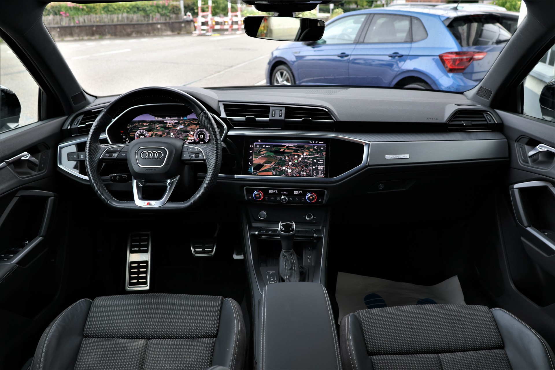 AUDI Q3 Sportback 40 TFSI S line quattro S-tronic (CH)-image-14