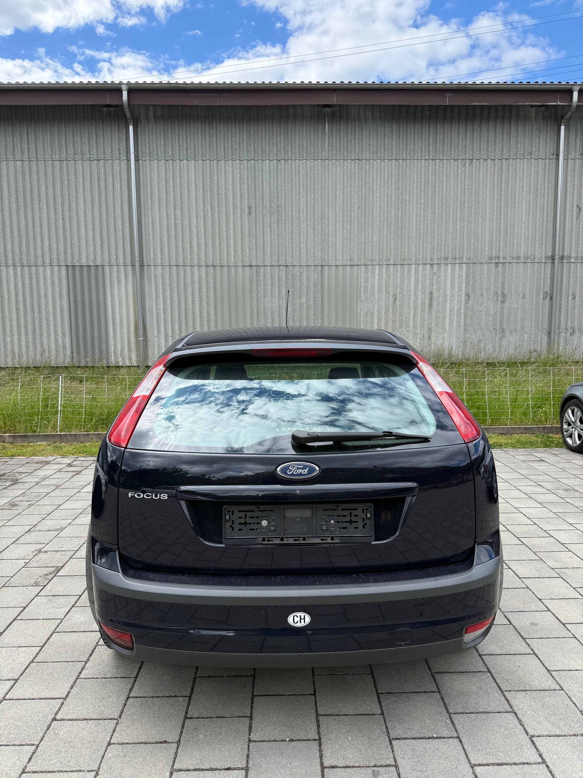 FORD 1.6i 16V Ti-VCT Titanium-image-3