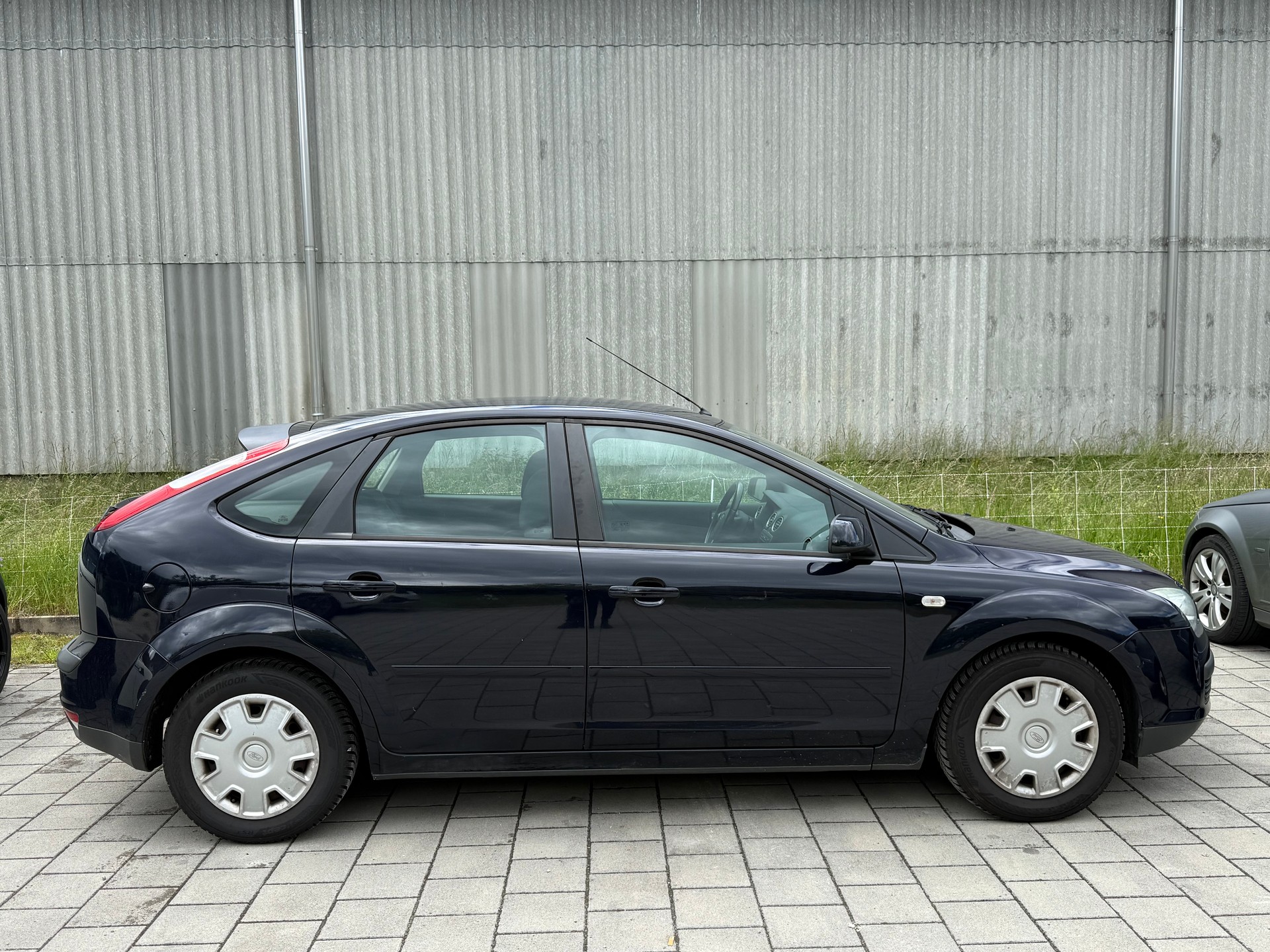 FORD 1.6i 16V Ti-VCT Titanium-image-1