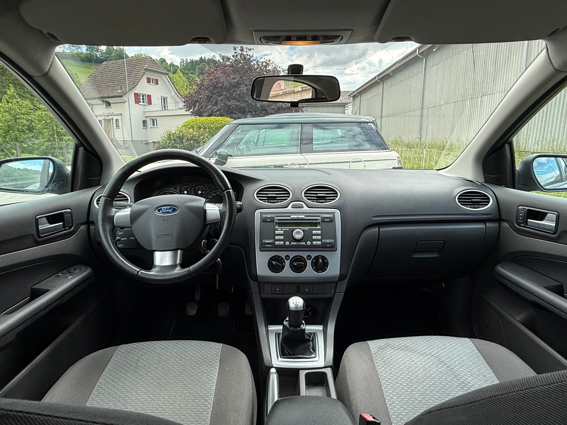 FORD 1.6i 16V Ti-VCT Titanium-image-4