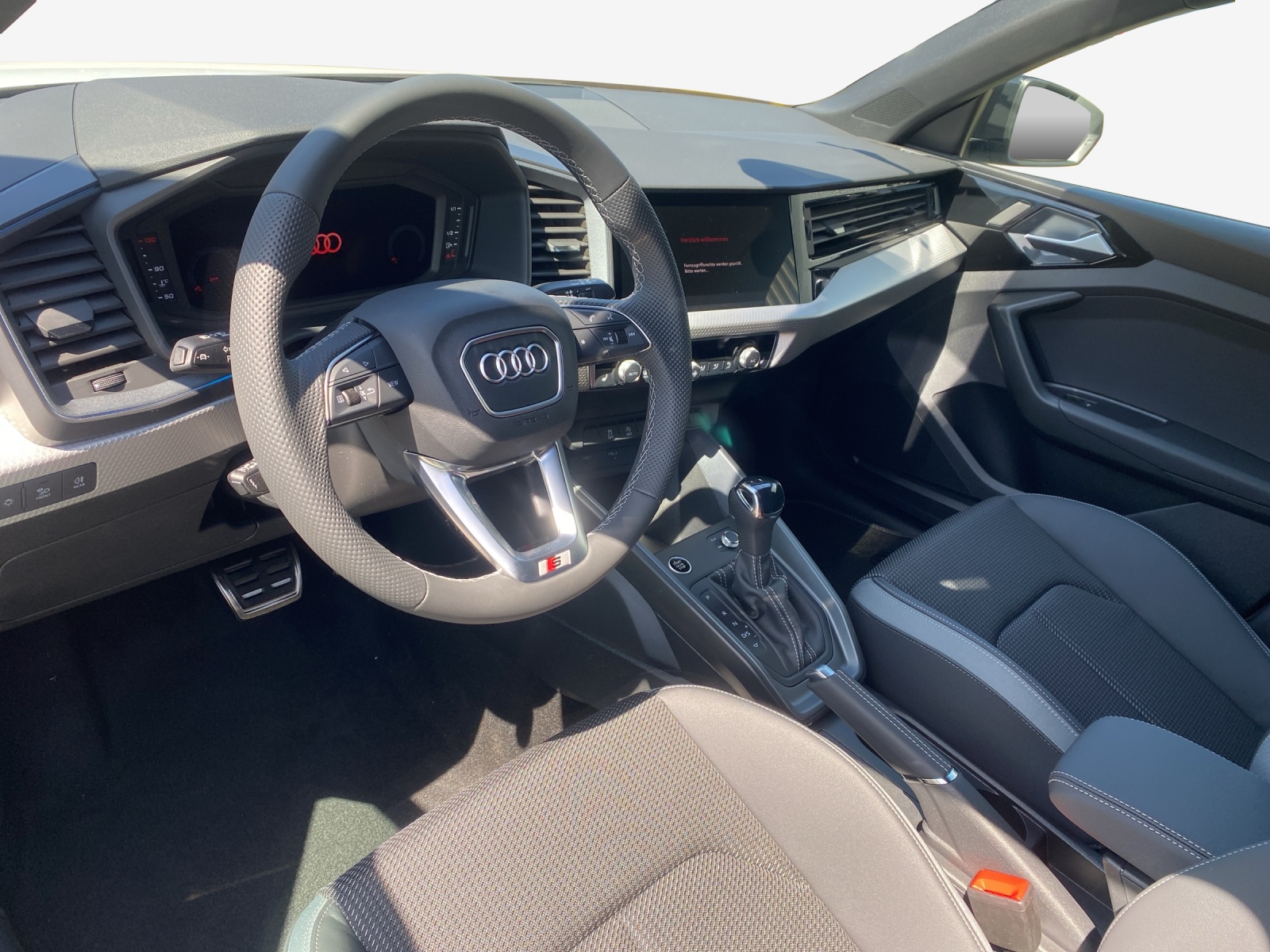 AUDI A1 Sportback 30 TFSI S Line S-tronic-image-14
