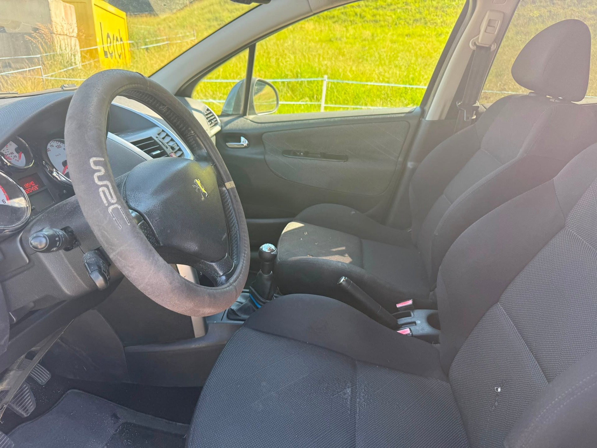 PEUGEOT 207 1.6 HDI XSI-image-12