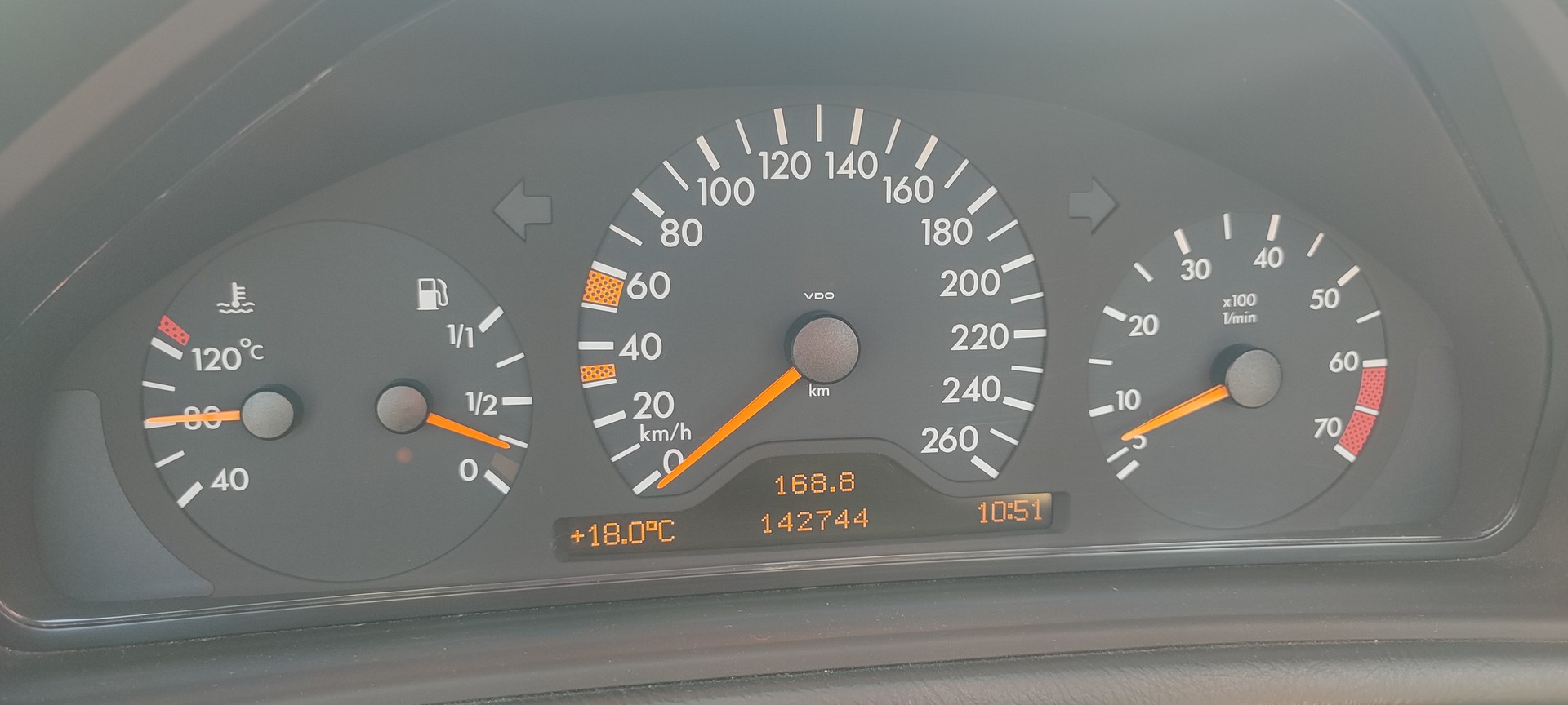 MERCEDES-BENZ CLK 320 Elégance Automatic-image-21