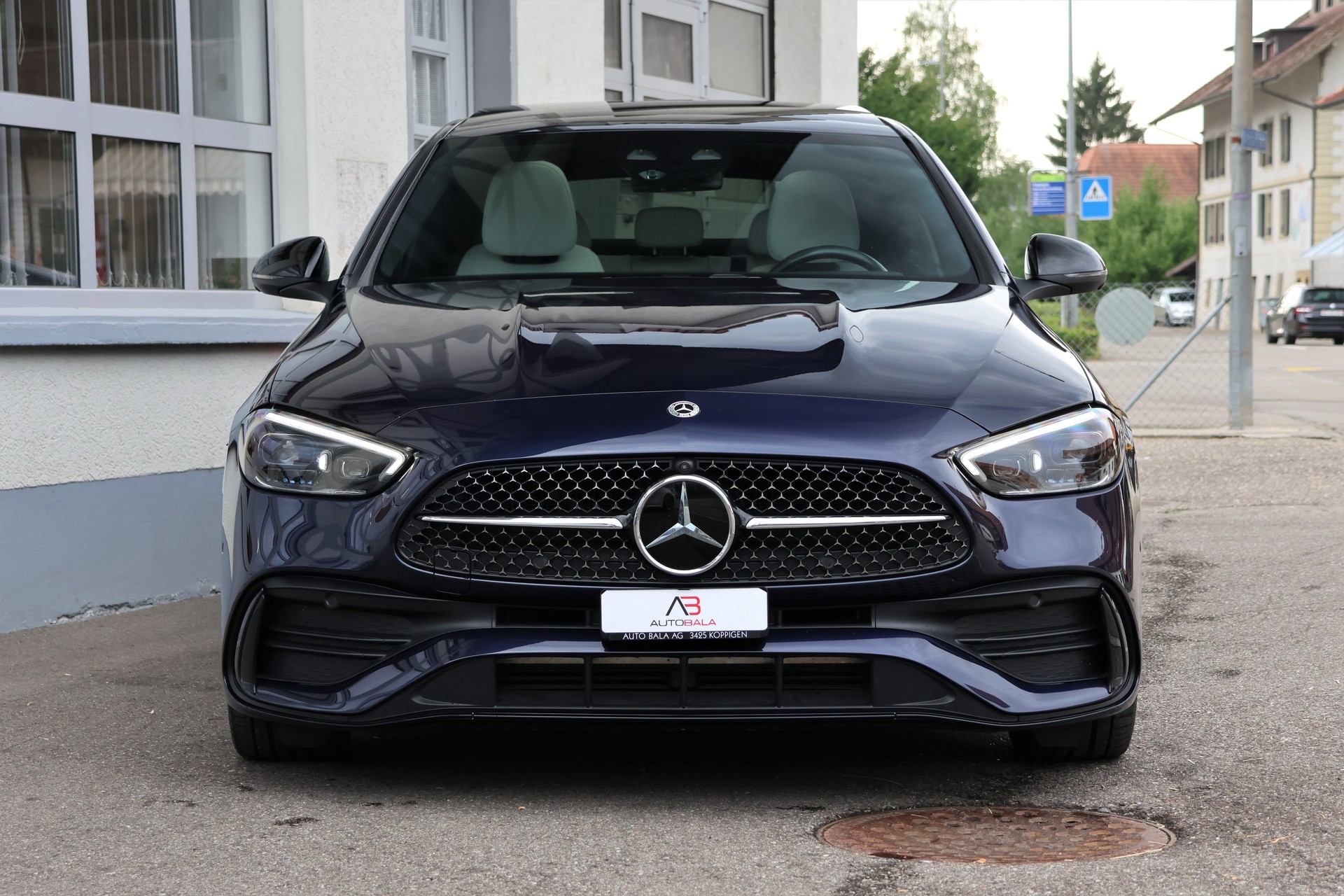 MERCEDES-BENZ C 220 d 4Matic AMG Line (CH)-image-1