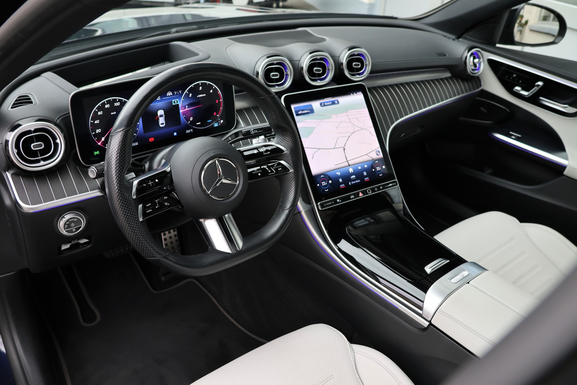 MERCEDES-BENZ C 220 d 4Matic AMG Line (CH)-image-9