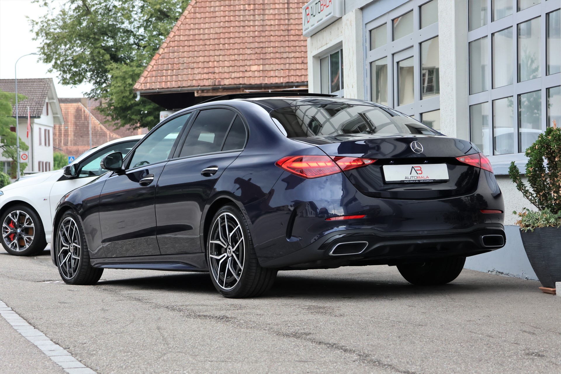 MERCEDES-BENZ C 220 d 4Matic AMG Line (CH)-image-2