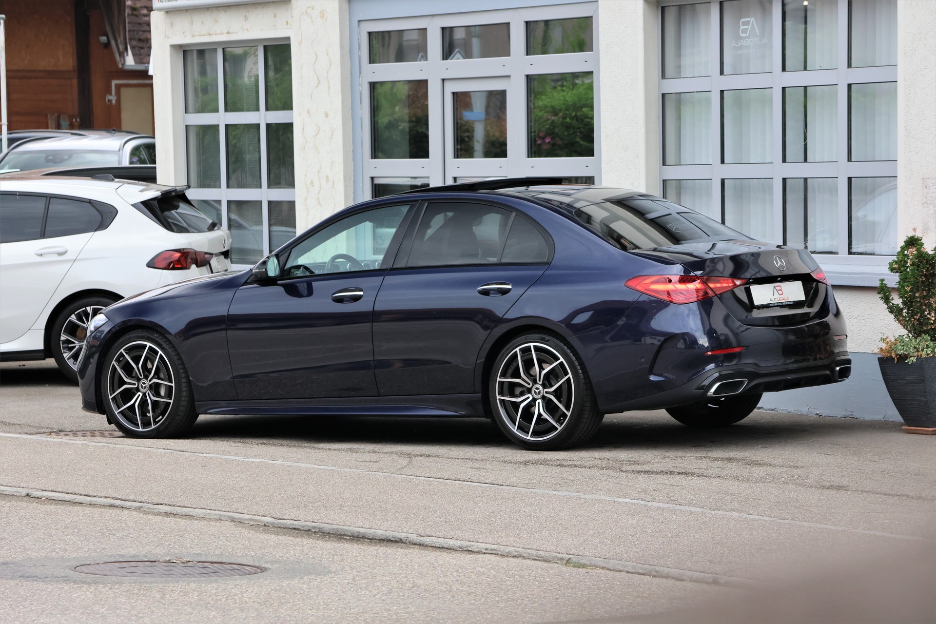 MERCEDES-BENZ C 220 d 4Matic AMG Line (CH)-image-4