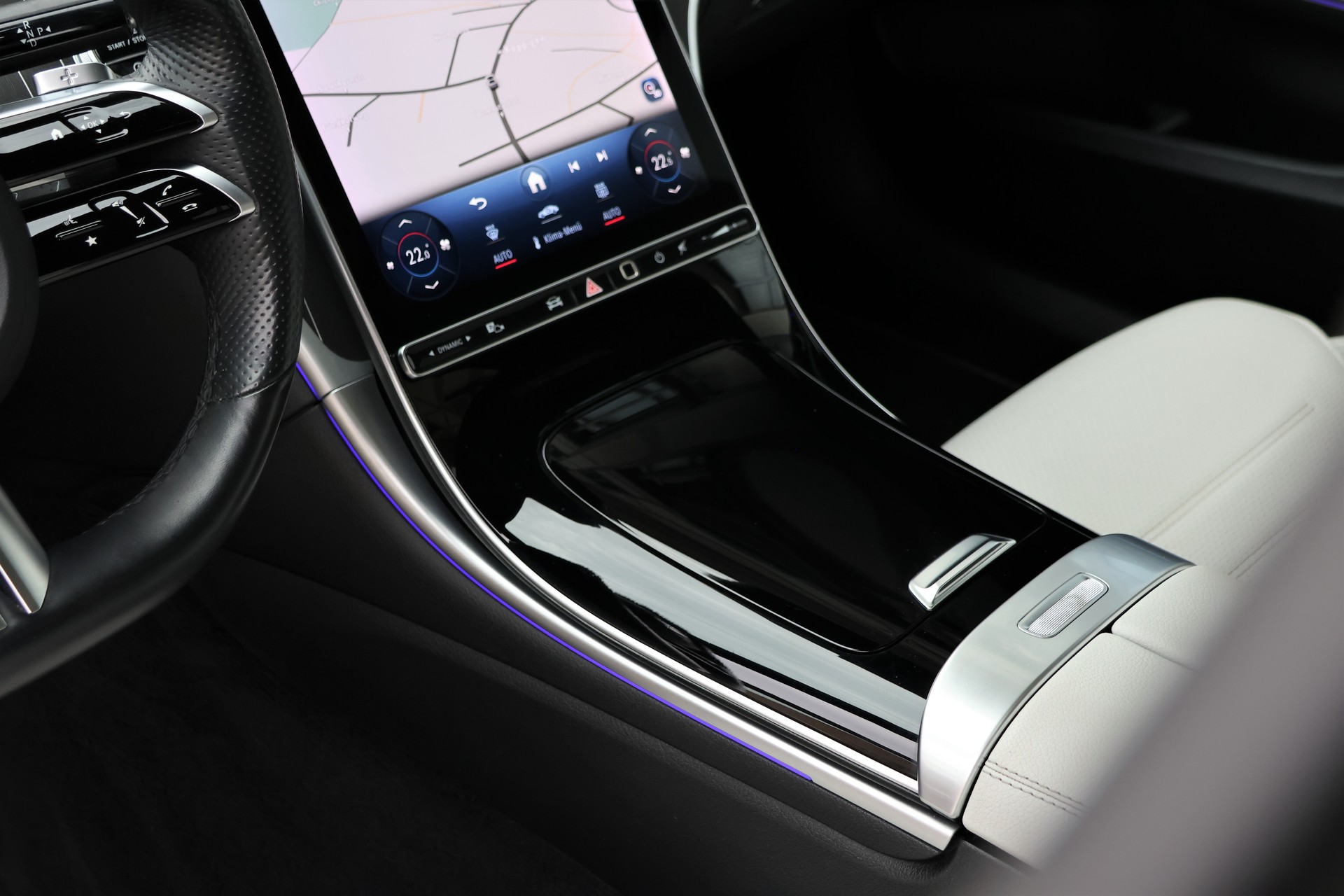 MERCEDES-BENZ C 220 d 4Matic AMG Line (CH)-image-10
