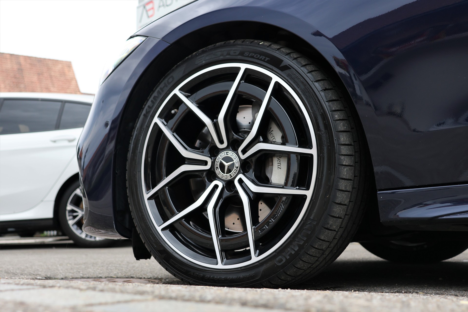 MERCEDES-BENZ C 220 d 4Matic AMG Line (CH)-image-7