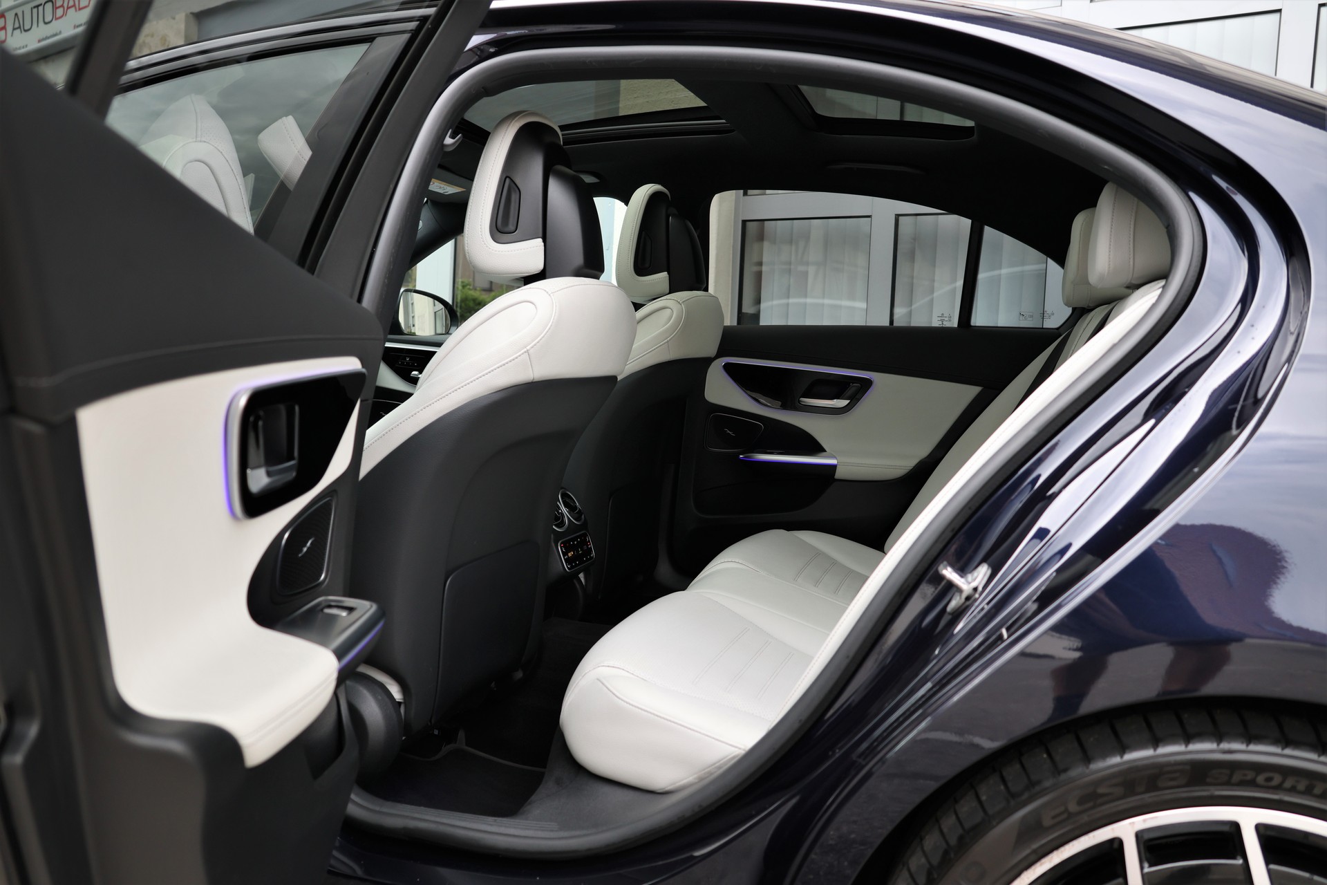 MERCEDES-BENZ C 220 d 4Matic AMG Line (CH)-image-13