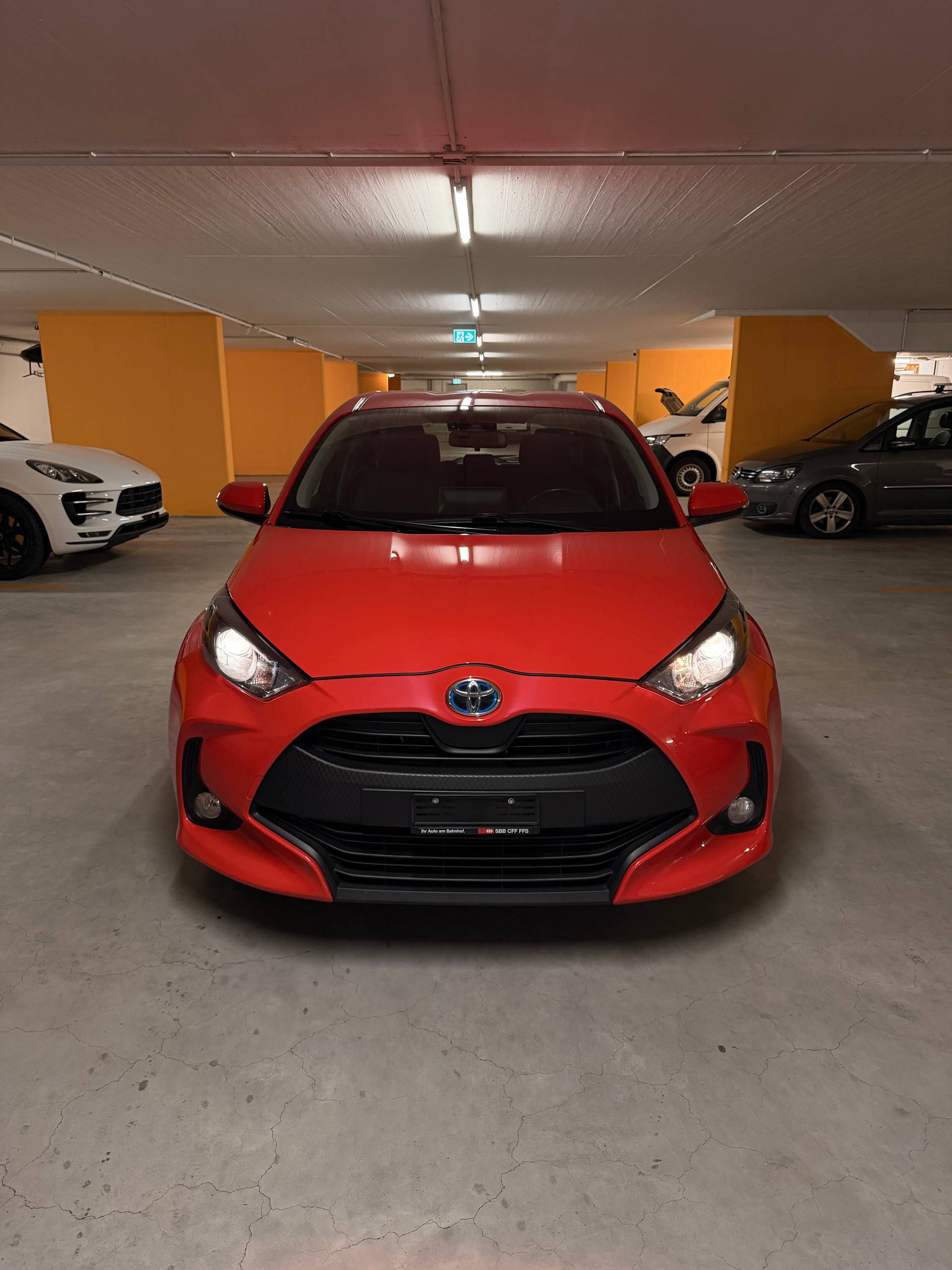 TOYOTA Yaris 1.5 Active e-CVT-image-0
