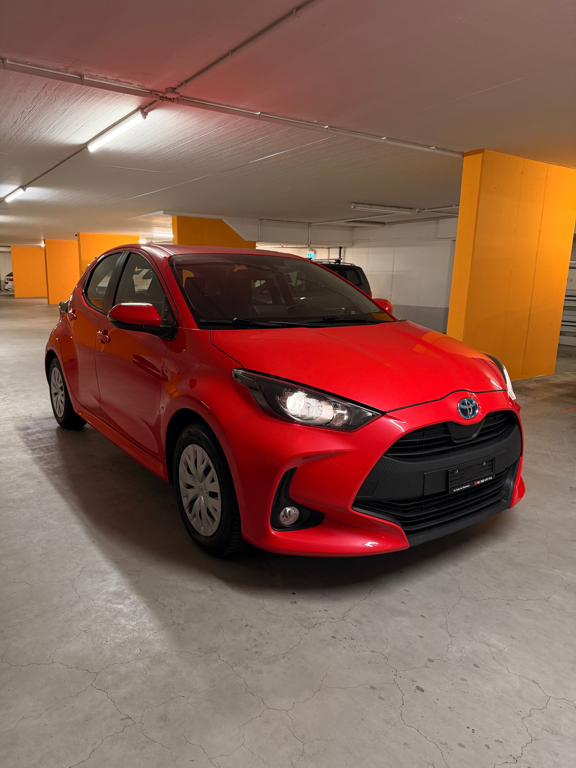 TOYOTA Yaris 1.5 Active e-CVT-image-4