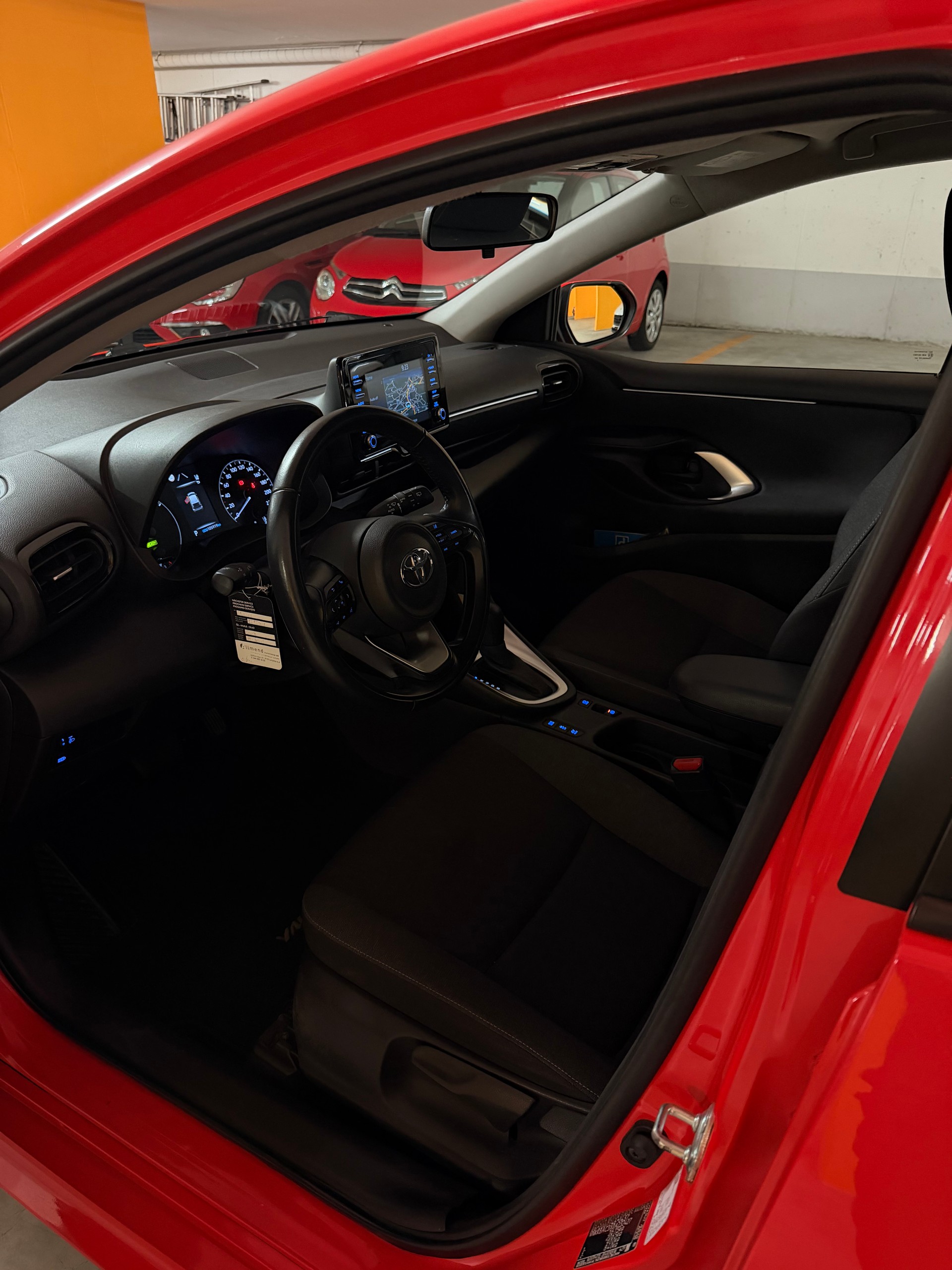 TOYOTA Yaris 1.5 Active e-CVT-image-6