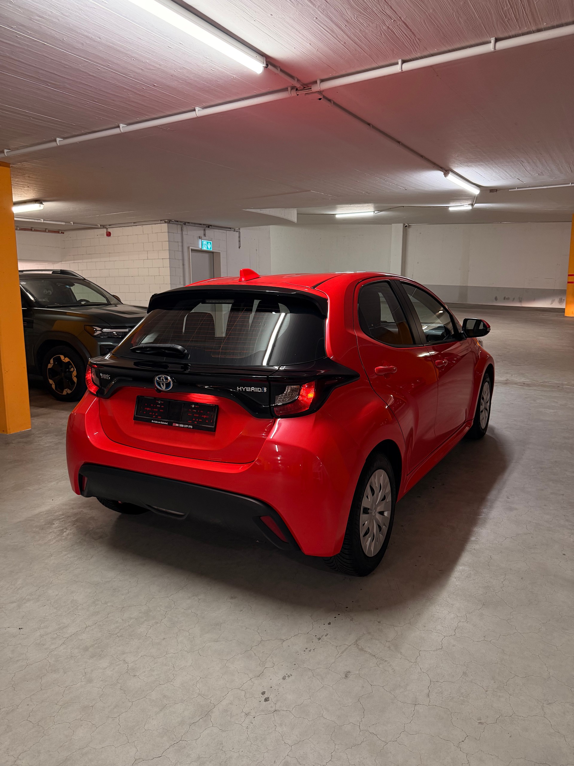 TOYOTA Yaris 1.5 Active e-CVT-image-3