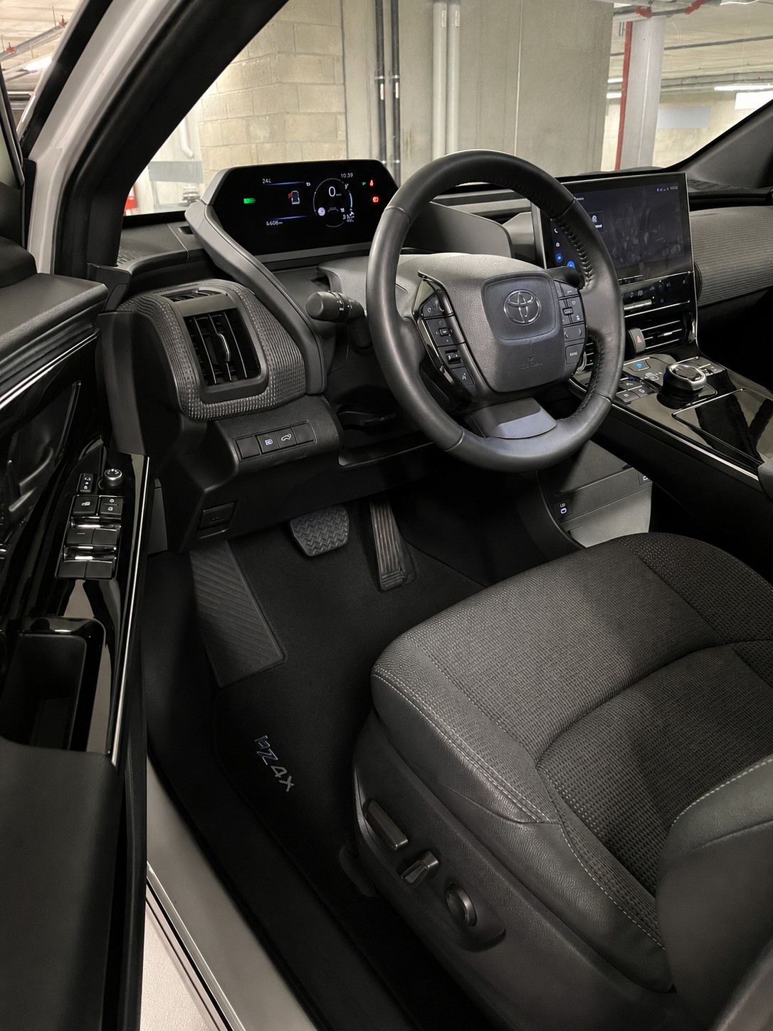 TOYOTA bZ4X Style 71,4 kWh 4WD-image-10