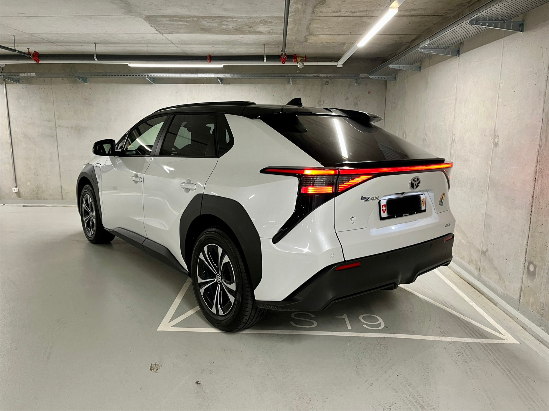 TOYOTA bZ4X Style 71,4 kWh 4WD-image-2